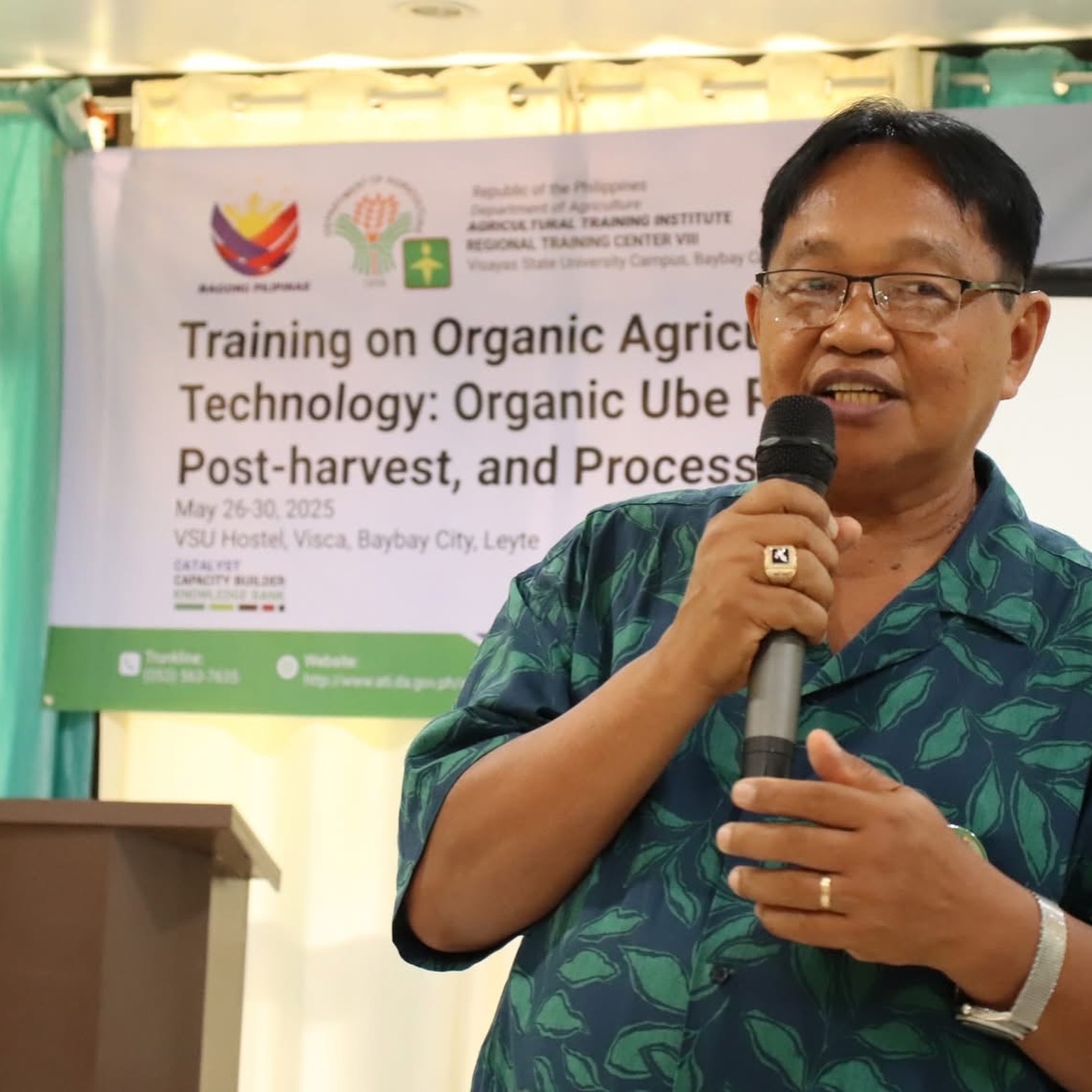 IN PHOTOS: ATI-RTC 8, in collaboration with the Philippine Root Crops Research and Training Center (PhilRootcrops), Organikong Magsasaka at Mangingisda ng Rehiyon Otso (OMMRO), Fatima Multi-Purpose Cooperative, and the Biodiversity Research Center, will conduct a 5-day training on Organic Ube Production, Post-Harvest, and Processing from May 26 to May 30, 2025, at VSU Hostel, Baybay City, Leyte.
The training brings together 25 OMMRO members and Accredited PGS groups, along with 5 Agricultural Extension Workers (AEWs), to strengthen their knowledge and skills in organic ube farming. With the rising demand for organic ube powder, this initiative focuses on certified organic practices—from land preparation to post-harvest handling—to ensure a steady supply of high-quality raw materials for organic processing and market competitiveness.
(Content reposted from ATI Eastern Visayas)
#ishareknowledge #ATIiNspire #atiEasternVisayas #ATILEADS #FilipinoUbeHouse #Ube #FilipinoUbe #UbePowder #PurpleYam #PurpleYamPowder #ubemovement #tatakpinoy #filipinofoodmovement #ubehalaya #supportlocalph #iloveVSU #vsuphilrootcrops