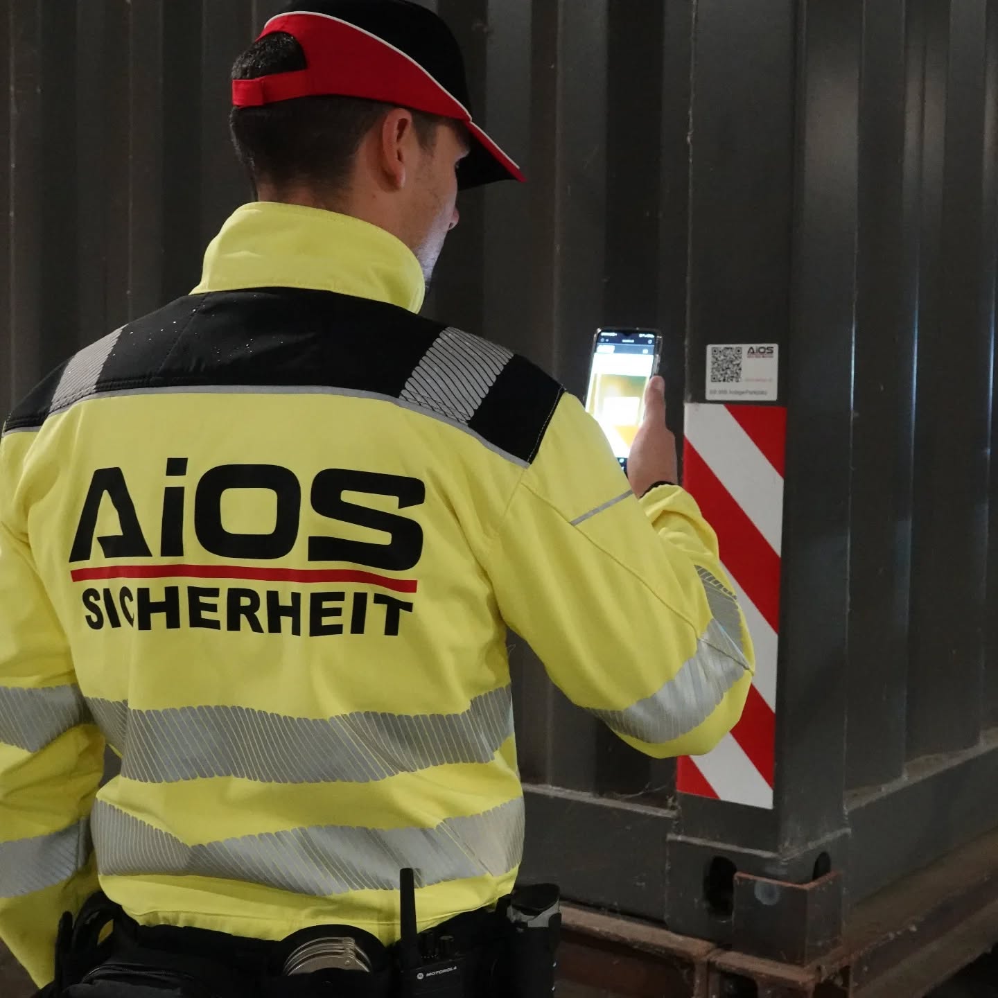 AiOS Ordnungsdienst
Rundgang mit System. Kontrolle mit Präzision.
Unsere moderne Wächterkontrolle mit GPS-Überwachung und automatischer Rapporterfassung sorgt für lückenlose Sicherheit und volle Transparenz – in Echtzeit.
Digital. Effizient. Zuverlässig.
#wächterkontrollsystem #gpsüberwachung #sicherheitsdienst #objektschutz #digitalesicherheit #ordnungsdienst #aiosswiss