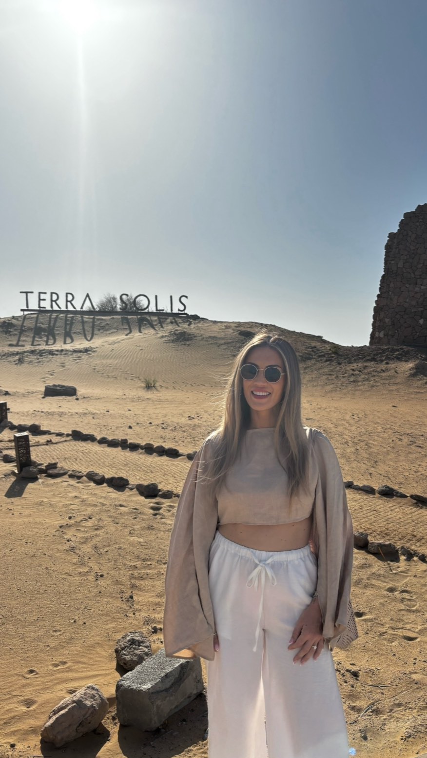 Beach club but in a desert? Only in Dubai 🇦🇪
#dubai #dubaibeachclub #dubailuxury #dubailife #dubaijobs #dubairealestate