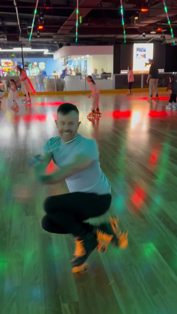 55 be like .. š„³ HBD to me & @amandabryantbm15 š„³šš§š¼ Thankyou @rollerone_artistic for having me and for so much fun. Itās been too long! #artisticrollerskating #skating #rollerskater @rollerone.australia @rollline_official #edeaskates #rollerone @sketchy_r šš¼š