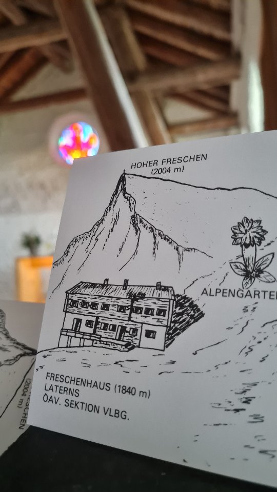 Heute war ich mal zu Besuch bei der lieben Kati auf dem Freschenhaus. Nebenbei habe ich die Gegend rum um die Hütte etwas erkundet. Mein Fazit: ich komme auf jeden Fall wieder 😊
Und zwar spätesten Anfang August. Hier finden die Bergferien für Familen statt und ich darf diese 2 Ferienwochen lang begleiten. Ich freue mich schon sehr darauf 🤗 Wenn ihr mehr dazu wissen wollt, einfach melden oder direkt bei @freschenhaus https://freschenhaus.at/termine/bergferien/
Bist du dabei?
#wandern #hike #freschen #freschenhütte #bergferien #laternsertal #alpenverein #iguideyou #bergliabi #naturelover #naturerlebnis #mountain #uimlaguide