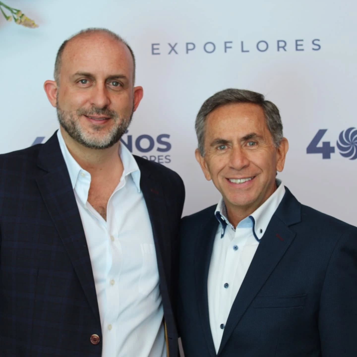 Queremos felicitar a la nueva Directiva de Expoflores. Al nuevo presidente @adrianmoreano y a la nueva vicepresidenta @sofiachandi09
Que este nuevo año venga de mucho trabajo, innovación y crecimiento para esta maravillosa industria.