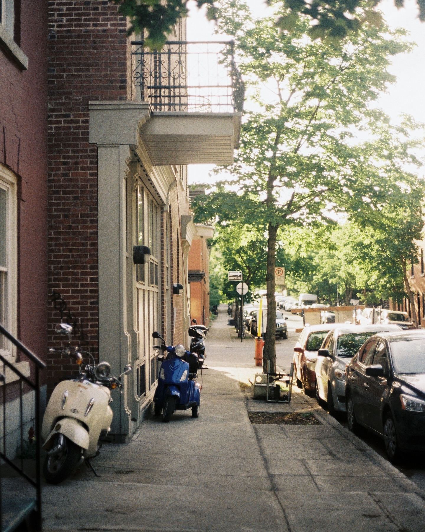 My first memories of Montreal.
#montreal #canada #canon #canonae1 #kodak #filmphotography