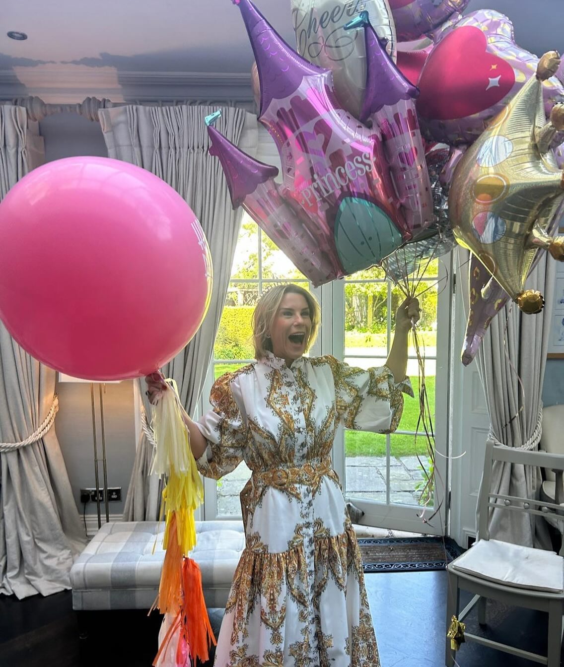 Birthdays are better with @bespokeballoons.ie 🎈