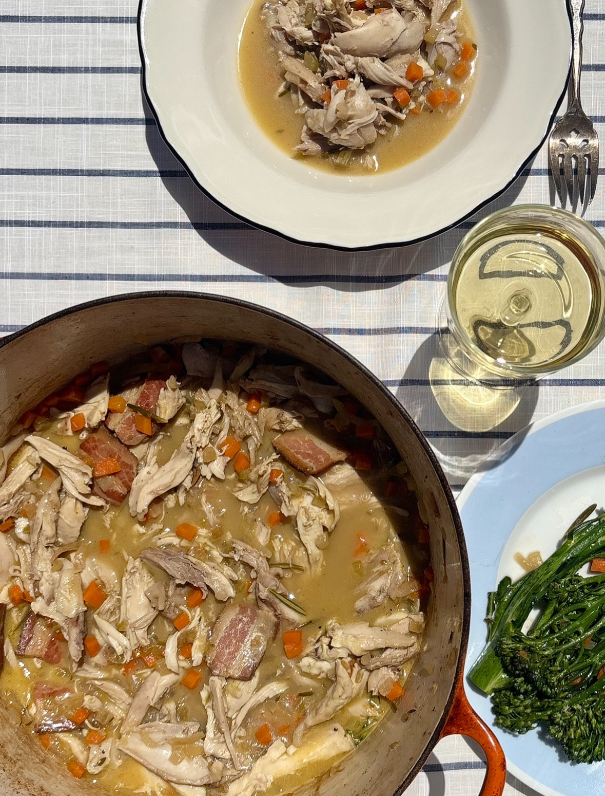 Okok let me set the scene: When I eat this stewed chicken, it makes me feel like I’m in the French countryside drinking white wine and nibbling local nutty cheese that tastes like barnyard. Its right before dinner. The sun is setting over the golden grass fields as hazelnut trees are only silhouettes on the horizon, my hunger is growing yet I’m not in a rush… Elaborate I know. But you can paint your own fantasy because that mine, SO GO GET YOUR OWN! Maybe make this chicken recipe first to help paint the picture. Recipe on my website. Cheers!
#recipe #recipeinspo #mealprep #rusticcooking #frenchcooking #italian #cookingforamici #nycchef #nycfood #foodblog #foodblogger #freshmeals