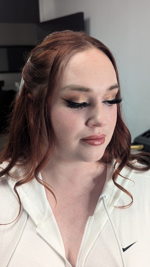 Bringing the Beauty to You, Vegas!
Glam and Glo Universal offers elite on-location hair & makeup services—wherever you are.
Our licensed pros craft flawless looks for every moment, from aisle to afterparty.
Serving the Las Vegas area with:
💍 Bridal Glam
✨ Special Event Styling
💄 Everyday Beauty
🎨 Face Art & FX
…and everything in between!
Your dream look is just a booking away.
Check our work below & DM to schedule!
#VegasBeautyTeam #MobileGlamSquad #HairAndMakeupVegas #BridalBeautyExperts #FacePaintingVegas #HolisticBeauty #GlamAndGloUniversal