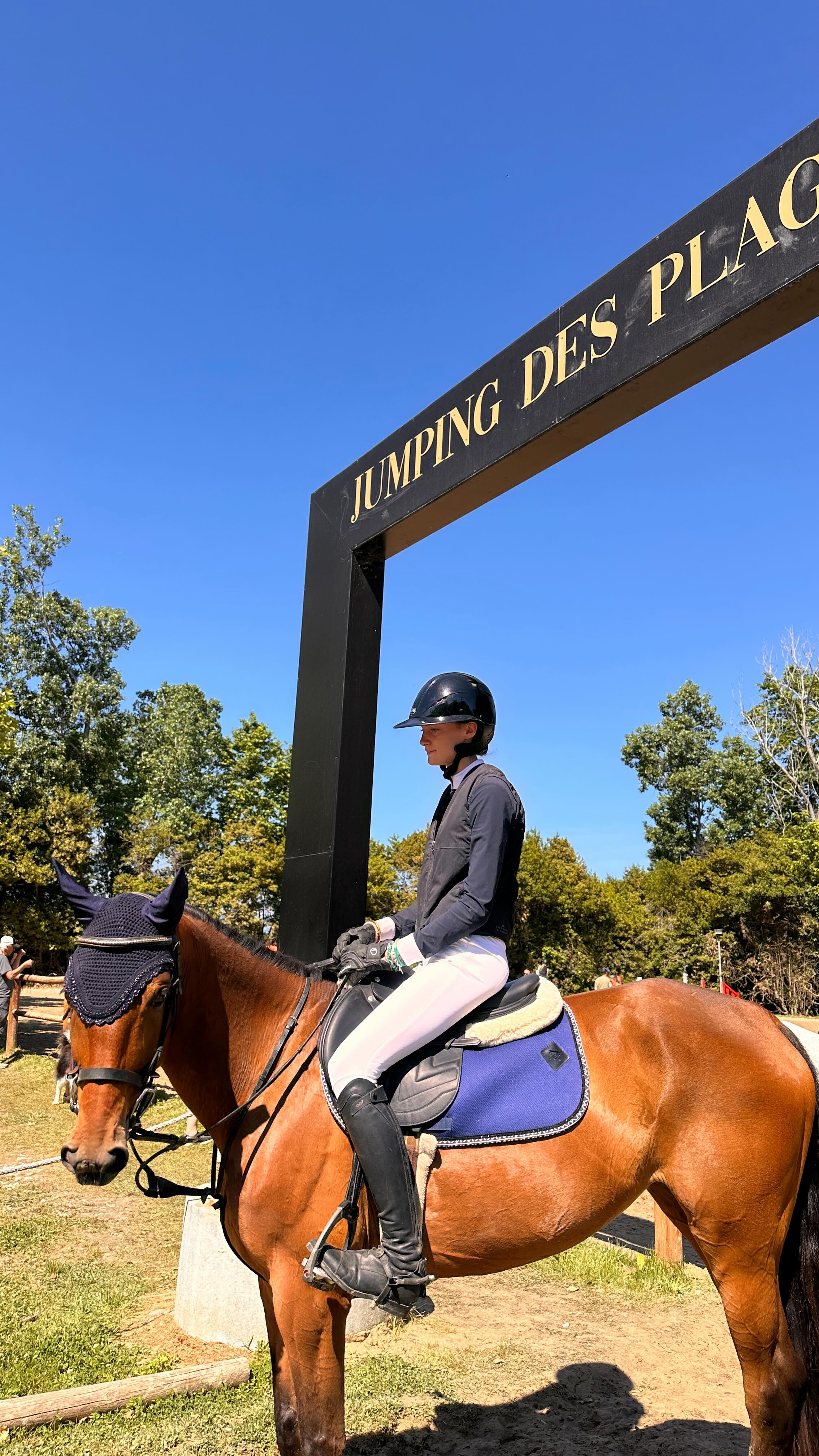 MERCI ! Un superbe événement comme chaque année à la TDA des Plages St Cyprien 🥰
Art Équestre c’est 32 ans de Savoir-Faire à vos côtés sur les plus beaux événements de France et en magasin 😉
#tda #poney #cheval #sautdobstacle #cso