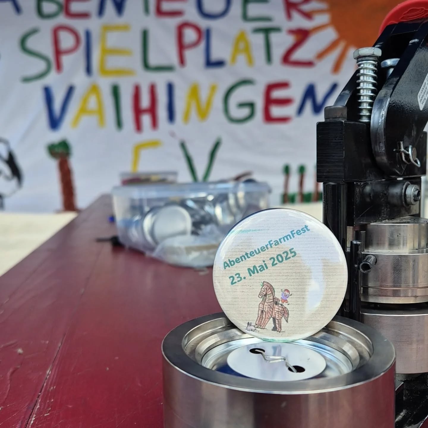 Heute sind wir bis 18 Uhr auf dem Stuttgarter Marktplatz, direkt am Rathaus – beim @abenteuerfarmfest_stuttgart !
Viele Stuttgarter Abenteuerspielplätze und Jugendfarmen sind mit dabei – kommt gerne vorbei, entdeckt, spielt und habt Spaß! ☀️⛺️
#abenteuerspielplatz #stuttgart #vaihingen #abenteuerfarmfest