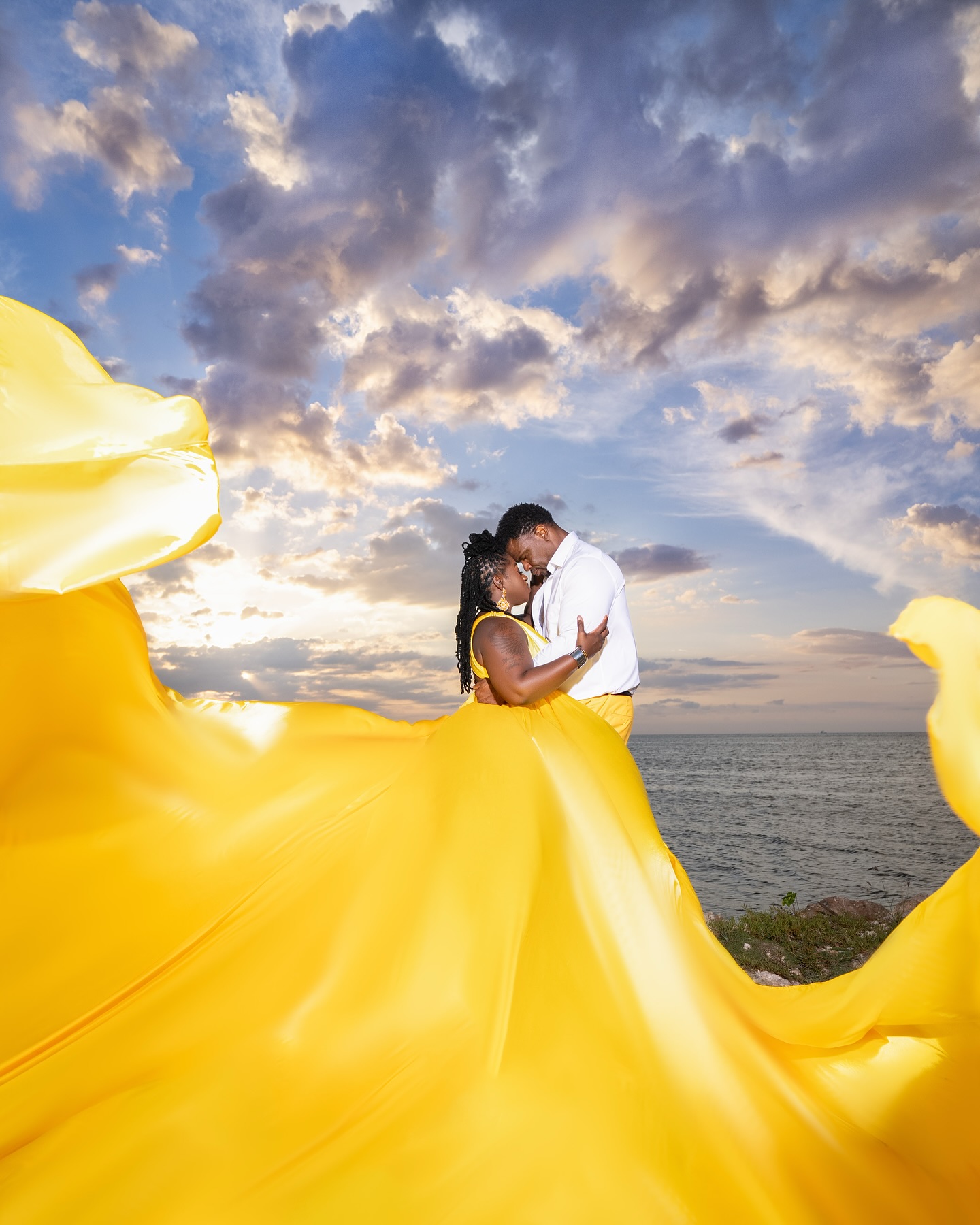She returned with the ring ๐
Congratulations to our amazing client @bahamianrhapsodi on her engagement. She came to us in 2021 for a shoot and knew as soon as she got engaged that she wanted us to capture her engagement. Thank you for choosing our team to capture such a special moment! Wishing you both an abundance of love and prosperity. ๐ฅ
@andredesignz
@nikaecosmetics
@pineapplebeachbar