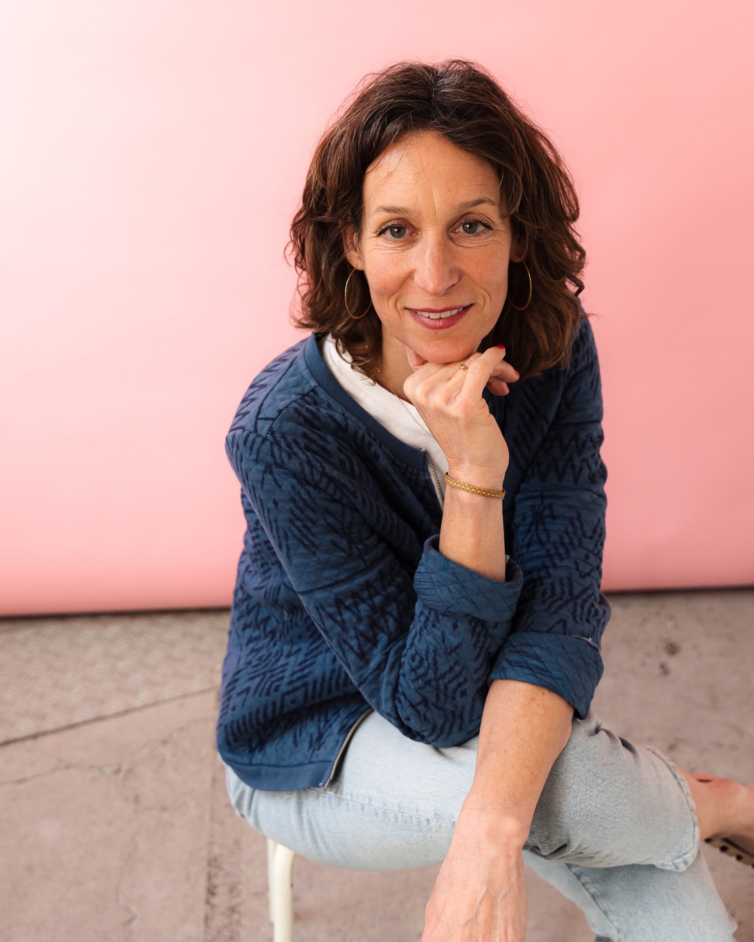 Bereit für ein Shooting, das ganz zu dir passt – mit oder ohne Farbe?
Eve hat es schon ausprobiert 💜 jetzt bist du dran!
Authentische Portraits, die dich, deine Marke und deine Persönlichkeit zeigen. Ob kreativ, bunt oder ganz clean: Deine COLORFUL PORTRAIT SESSION wartet schon auf dich!
✨ Jetzt Termin sichern & sichtbar werden.
#PersonalBrand #ColorfulYou #PowerfulWomen #BuntePortraits #FeelTheColor #creativeportraits