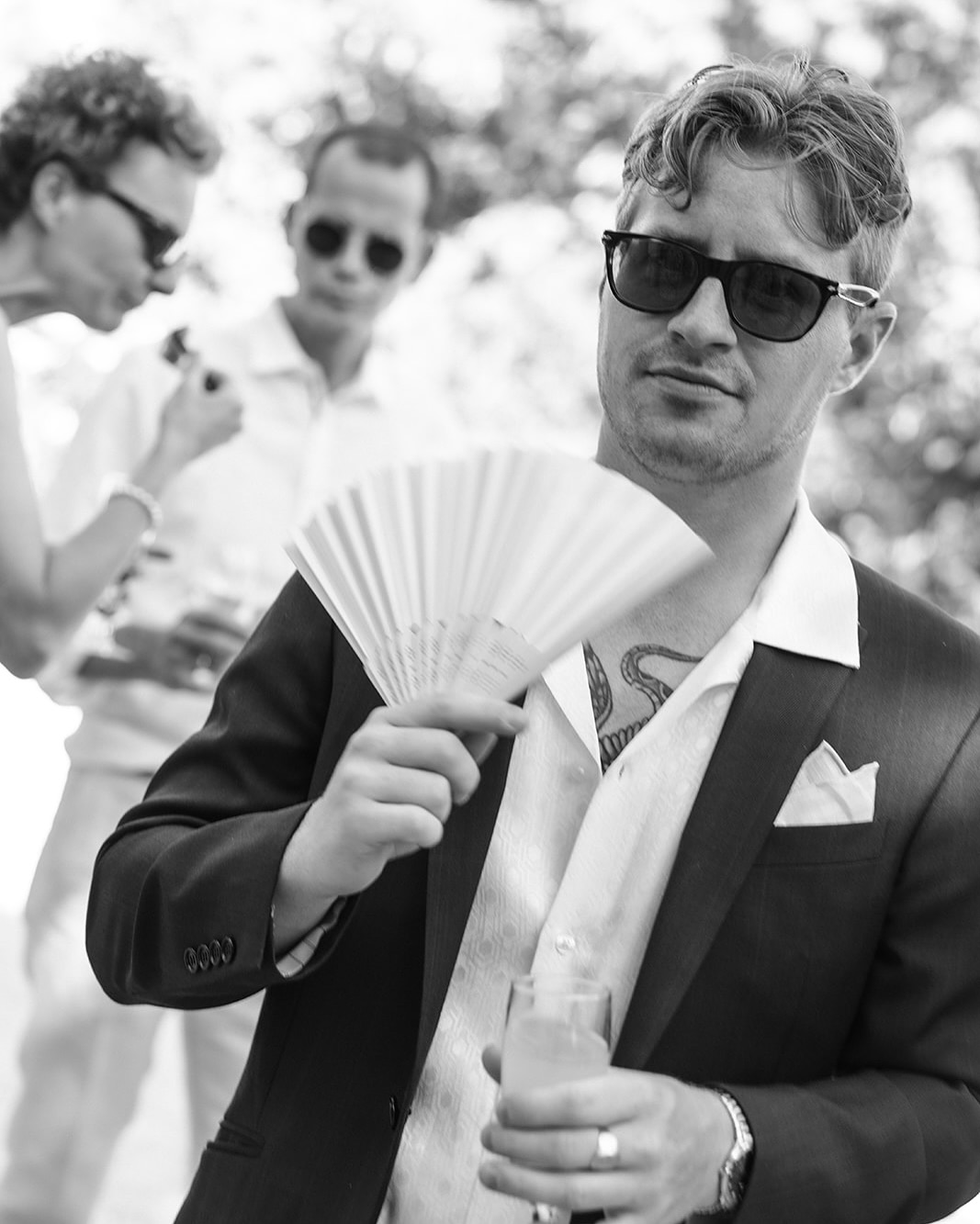 Every detail evokes an emotion.
Every atmosphere becomes a memory.
At Enamored & Motion, we craft sensory experiences for couples who seek elegance, authenticity, and meaning.
From floral compositions to gastronomic rituals, from personal notes to effortless style — every element is curated as part of a living, breathing love story.
This is more than a wedding. It’s an artistic direction that reflects your essence. ✨
Photographer: @georgiaburnsweddings
~~ ~~
Florale, culinaire, humaine : chaque dimension du mariage mérite une mise en scène juste.
Voici quelques extraits d’un moment suspendu, pensé comme une œuvre vivante.
#LuxuryWeddingPlanner #MariageÉlégant #WeddingDesign #MariageSurMesure #ScénographieDeMariage #DécorMariageLuxe #WeddingExperience #MariageChic #EventDesign #LuxuryEventPlanner #HauteCoutureWedding #WeddingInFrance #ÉvénementSensoriel #MinimalismeÉmotionnel #ArtDeRecevoir