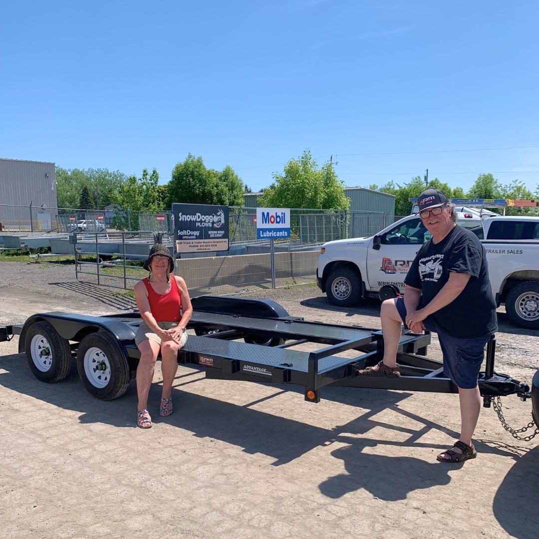 Meet Syd & Judy! ๐๐
A big thank you to them for trusting us with a custom-built trailer designed specifically for hauling their cherished 1926 Ford Model T.
#carhauler #arnprior #ontario #renfrewcounty #ottawavalley #613 #1926ford #classiccarcommunity