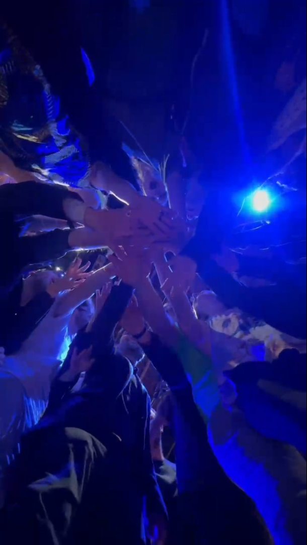 Ultima replica, ultimi brividi.
MIND THE GAP
#compagnialamangrovia #ultimareplica #teatro #merdamerdamerda #ritualiteatrale #passioneinscena