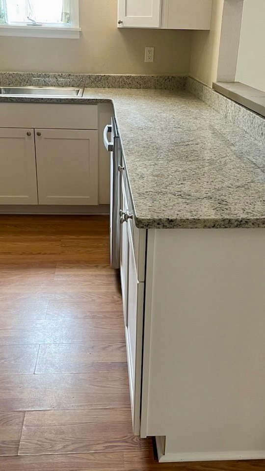 Contact us today for a free estimate! 813-786-7399
#QuartzCountertops #KitchenUpgrade #ElegantMarbleAndGraniteDesign #HomeRemodel #DreamKitchen #CountertopExperts #QuartzDesign