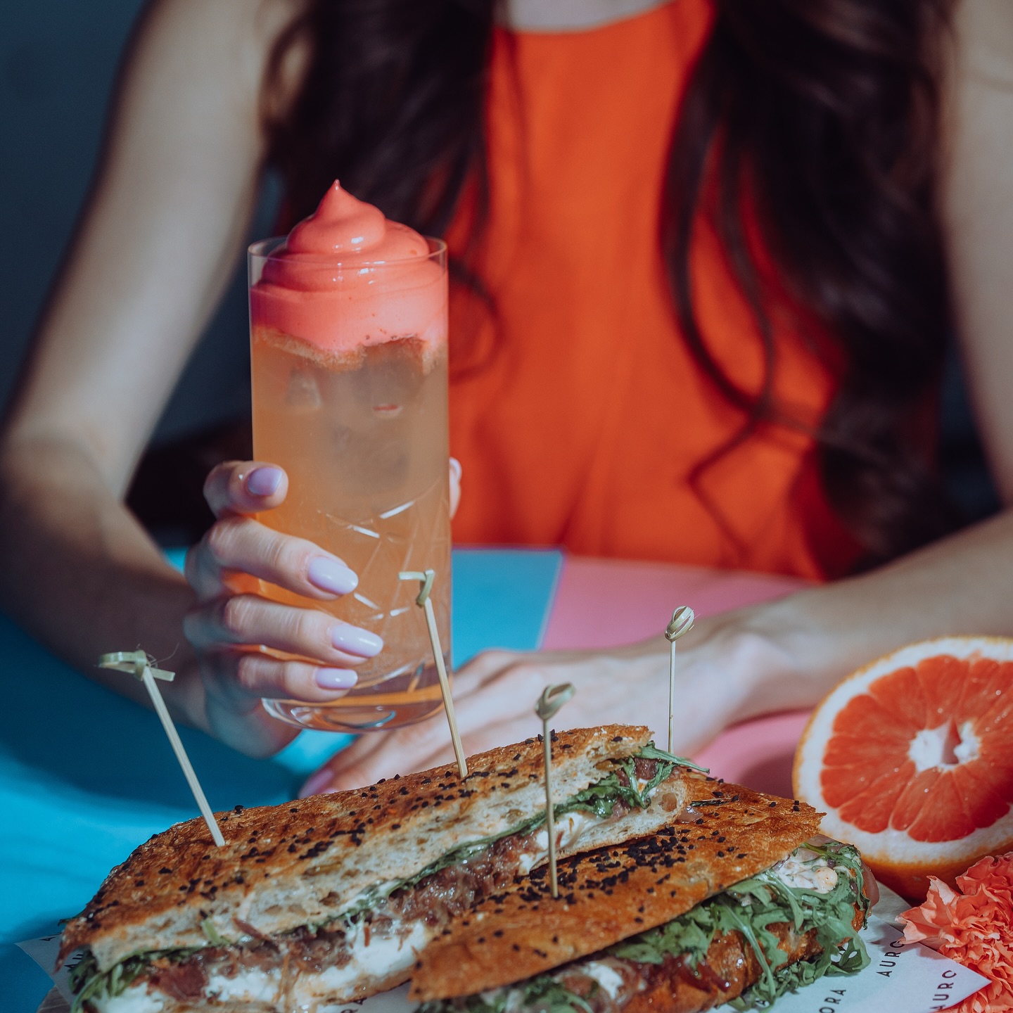 🌺 Introducing the Perfect Pair: Hibiscus Delight × Panino Aurora Fusion 🍸🥪
A floral, refreshing cocktail meets bold Mediterranean flavors – a match made for summer days.
Taste the fusion. Savor the moment. ✨
#hibiscusdelight #cocktailandbites #summerinvienna