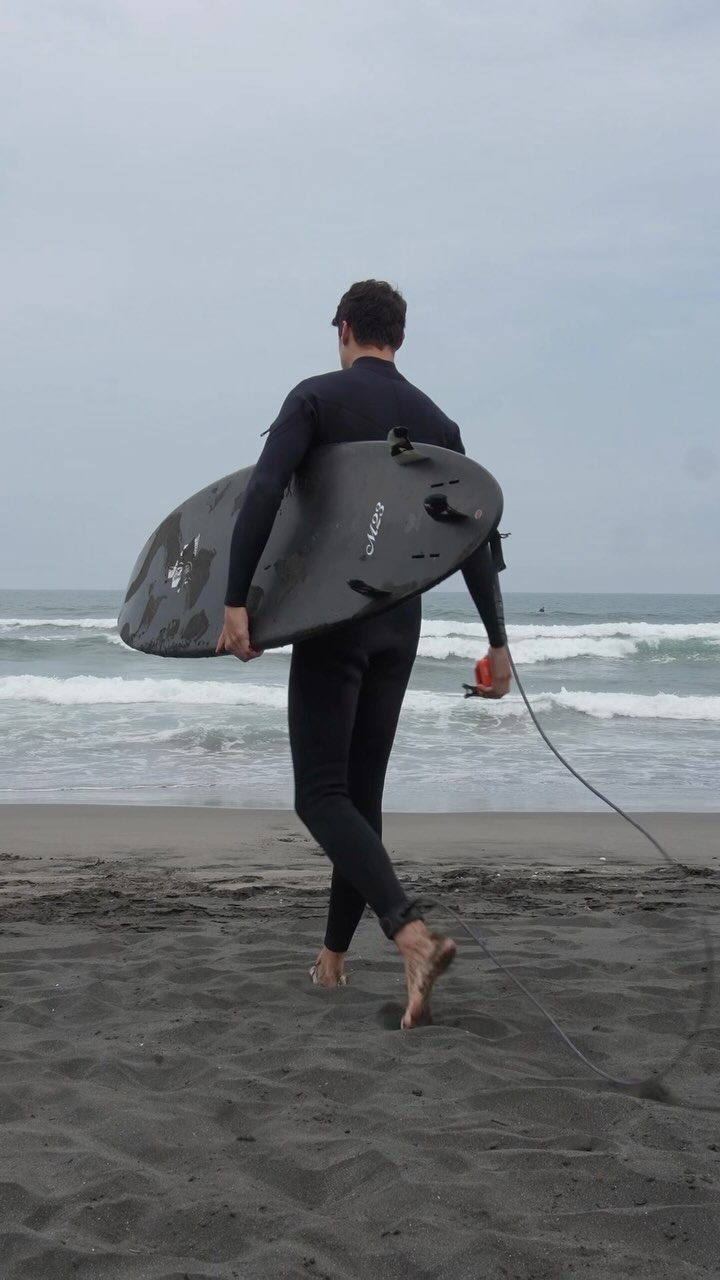 Just 1 hour from Tokyo, you’ll find a different side of Japan:
🌊 clean waves
🍜 soul-warming ramen
⛩️ quiet shrines
It’s not just about surfing. It’s the whole vibe.
This is coastal Japan, and it’s closer than you think.
🎥 Follow @nosedivejapan for more surf, local culture & slow travel stories.
#surfingjapan #tokyodaytrip #japancoast #chibasurf #surftravel #japanvibes #surferlife #nosedivejapan