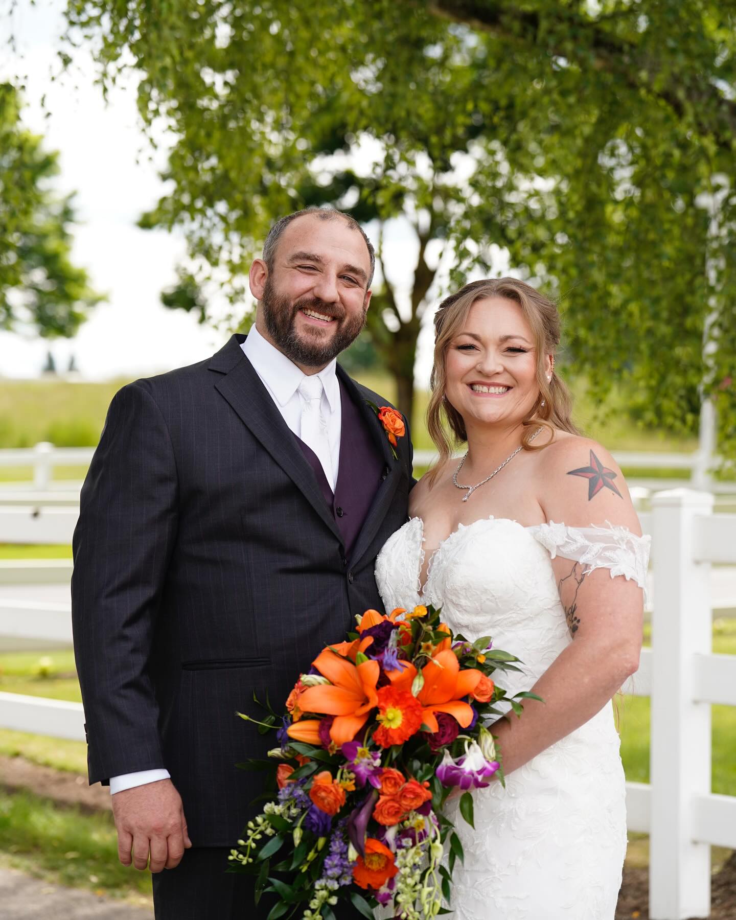 5/25/25- Yāall did it!! H&A, I couldnāt be more thrilled to see the joy on your faces, to witness your design vision come to life, and to be free to dance the night away.
Thank you for the beautiful text this morning H! Big hugs always!
Inside jokes with my couples are my favorite and sorry not sorry IG peeps, covering those up!
Photographer: @tarasyasniy
Coordinator: @alittlegrace.alittlelace
Venue: @langdonfarmswedding
Florist: @poppiesandpaisleyfloral
DJ: @djz2c @paradox_productions
Hair & Makeup: @blossomandbeauty
Rentals: @powerofloverentals
Rentals: @fortheloveofpeterentals
Marquees: @alphalitportland
Drapery: @bowerbirdpdx
Photobooth: @photobooth.everything
Couple: @hannahkosmoskisitz