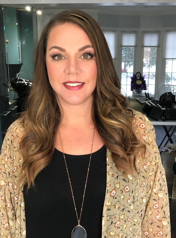 Ready for a fresh start? ✨ Whether it’s a bold new cut, radiant color, or glowing makeup, we’re here to help you discover a look that feels completely you.
New hair, fresh makeup, and a whole new vibe — let’s create your transformation together. The season of your glow-up starts now 💇♀️💄