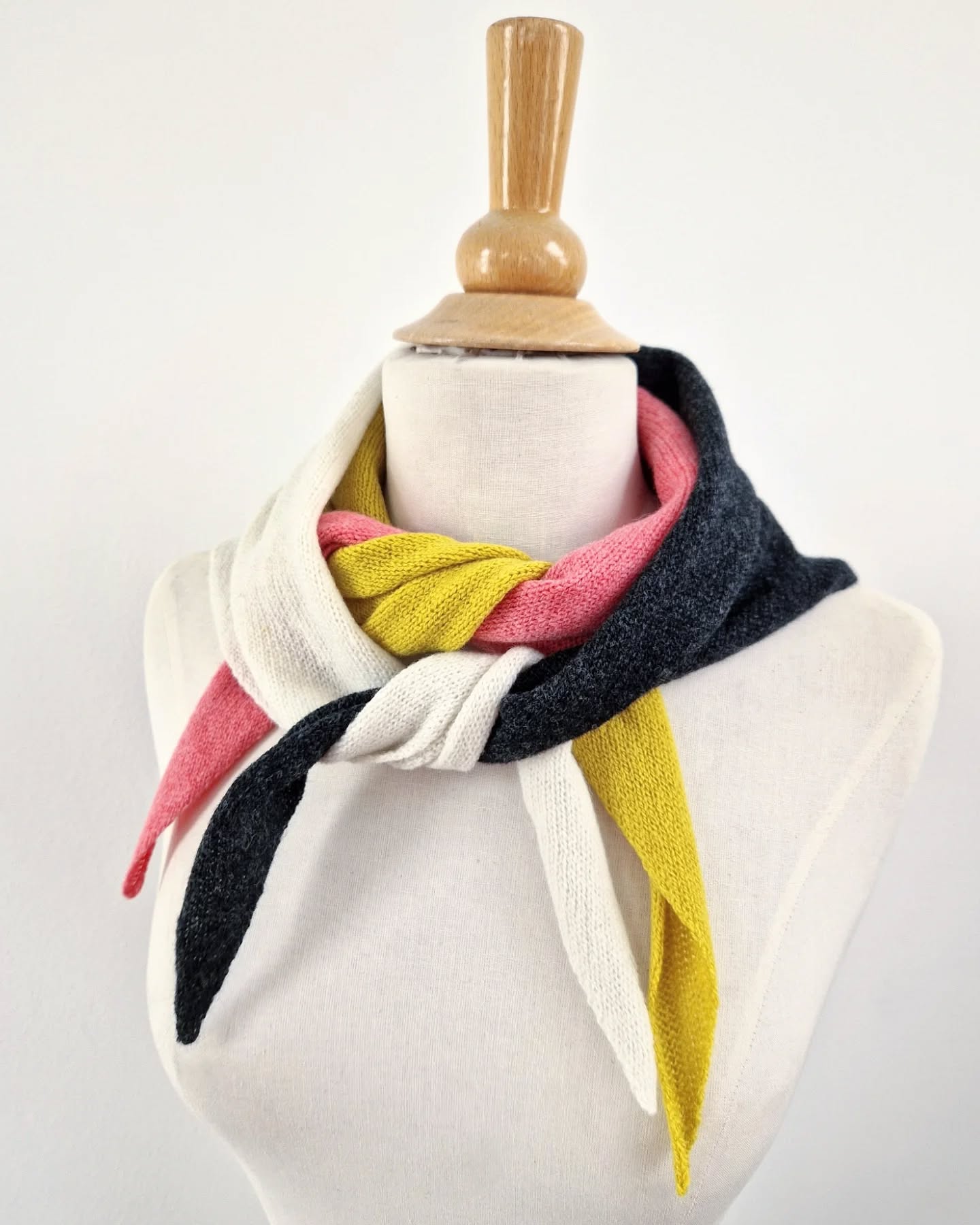 I’m looking forward to joining @exclusivelyhighlands this weekend at the beautiful Crathes Castle. I’ll have my lovely two colour lightweight neckerchiefs with me along with a selection of scrunchies, craft kits, and all of my other woolly goodies!
If you can't make it, you can also find these at @abdnartmuseums. I dropped off a stock top-up earlier this month, so there will be plenty to choose from.
I hope to see some of you this weekend.
Sat 31st May & Sun 1st June
10am - 4pm
Crathes Castle, Crathes, Banchory
£2 entry, children free
#marketweekend #exclusivelyhighlands #crathescastle #visitaberdeenshire #shopindependent #woolaccessories #neckerchiefs #trianglescarf #necktie #woolisbest #scottishknitwear #knittedaccessories