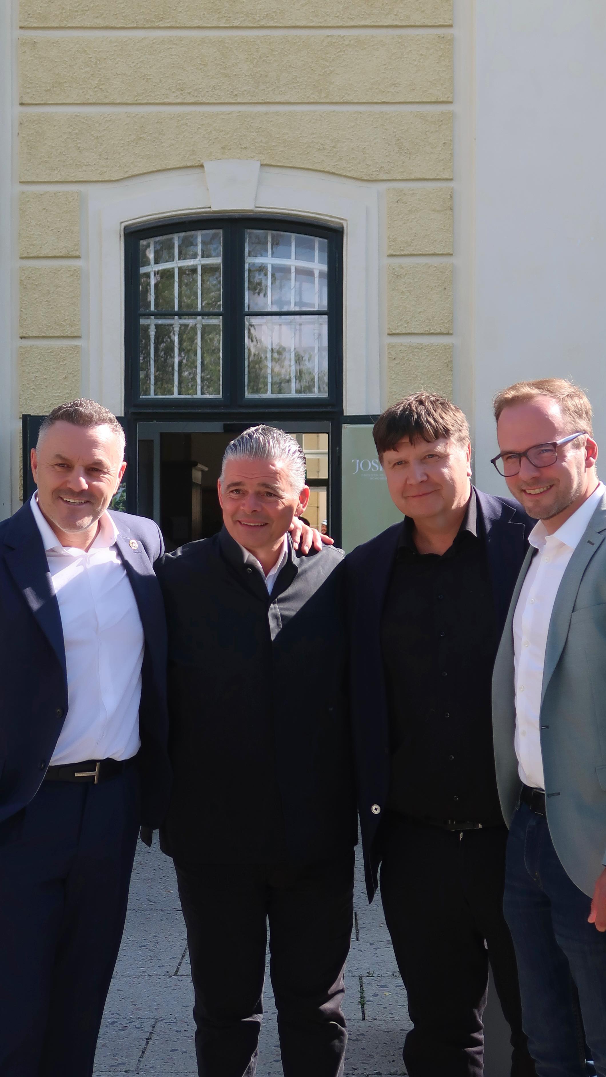 Wo Wiener Küche auf kaiserliches Flair trifft: Die Neueröffnung des Schloss-Restaurant Schönbrunn mit Andi Wojta. Jetzt wird aufgetischt! @zungenaquaplaning
#SchlossSchönbrunn #Vienna #VisitVienna #VisitSchlossSchönbrunn
#Joseph2 #WienGenießen #Restaurant #RestaurantWien #Wien #Vienna #FoodGuideVienna #Foodguide #WienerKüche #visitVienna #SHIGroup