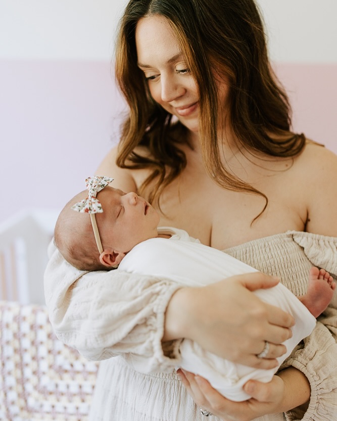 My fall schedule for newborns is filling up! If you are expecting a baby anytime from September to December now is the time to reach out to grab your spot.
#greenvillenewbornphotographer
#lifestylenewbornphotographer