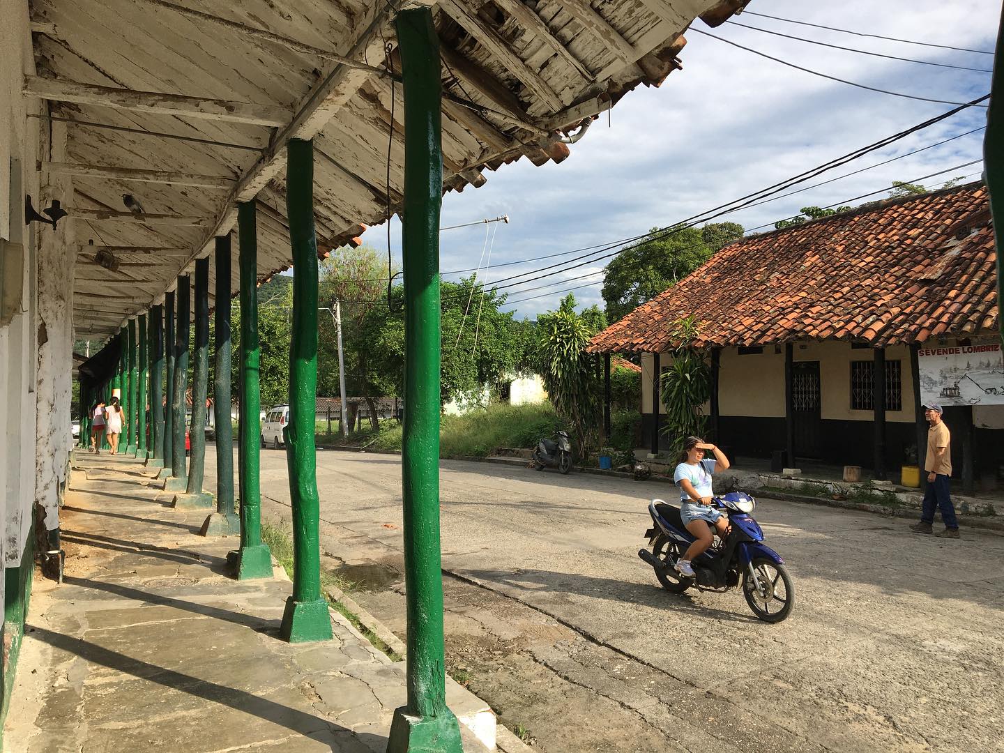 First stop on our ‘Tolima’ road trip is the old Tobacco town of Ambalema - on the banks of the river Magdalena!