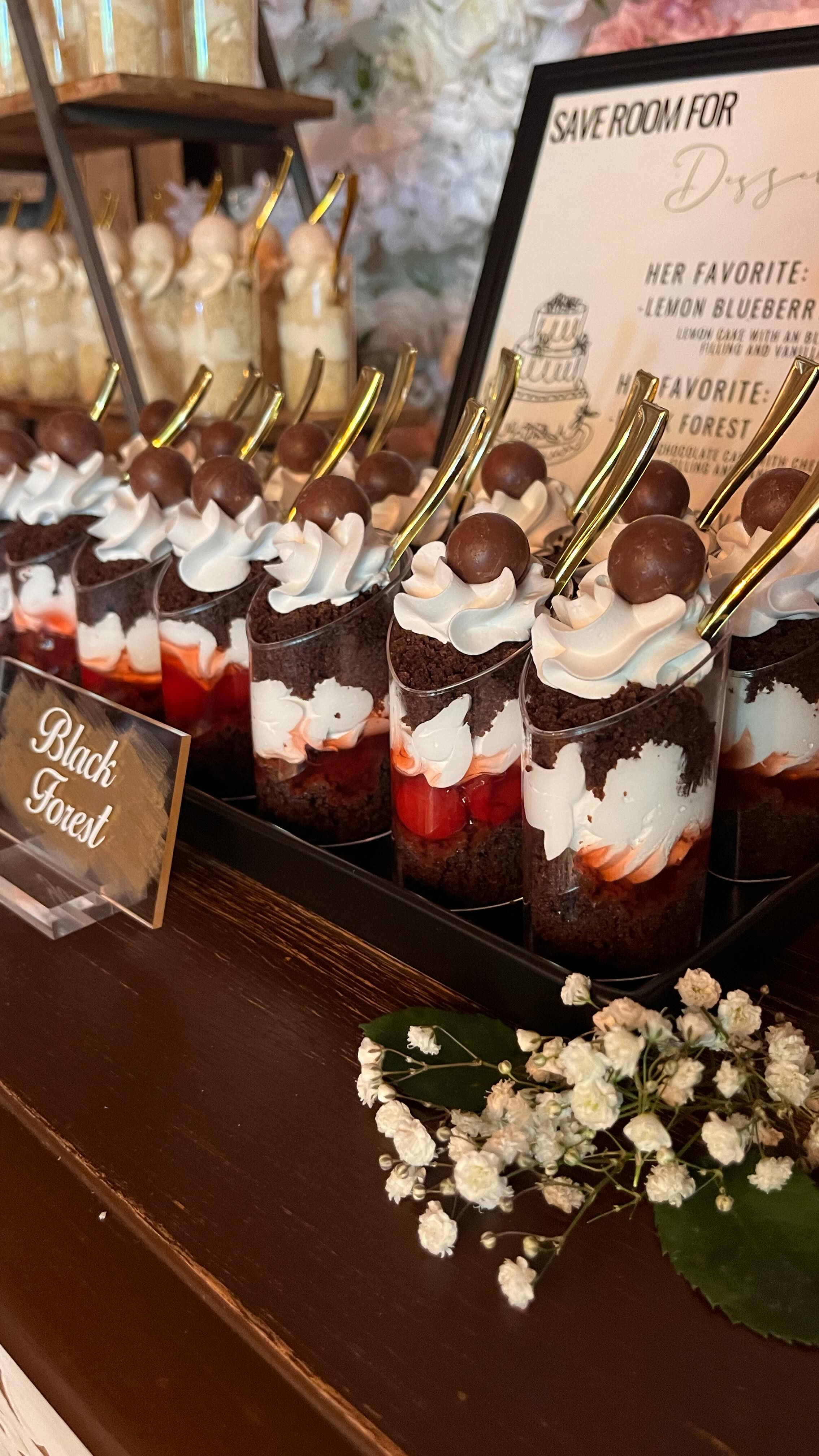 Celebrated Ian and Brittany this past weekend! Such a perfect day at a beautiful venue, not to mention that stunning flower wall 😍
Congratulations to the beautiful couple!
@barn1888
@dayofdetails_lex
@wallflowerrental