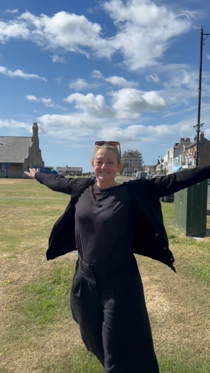 We LOVE visiting our clients by the Sea! As you know we mainly work in London but love our day trips out of the city to declutter by the coast 🩵
#declutteryourhome #declutter #organise #deal #kent #organise #organiser #professionalorganiser #coast #beach #organisation #storagesolutions