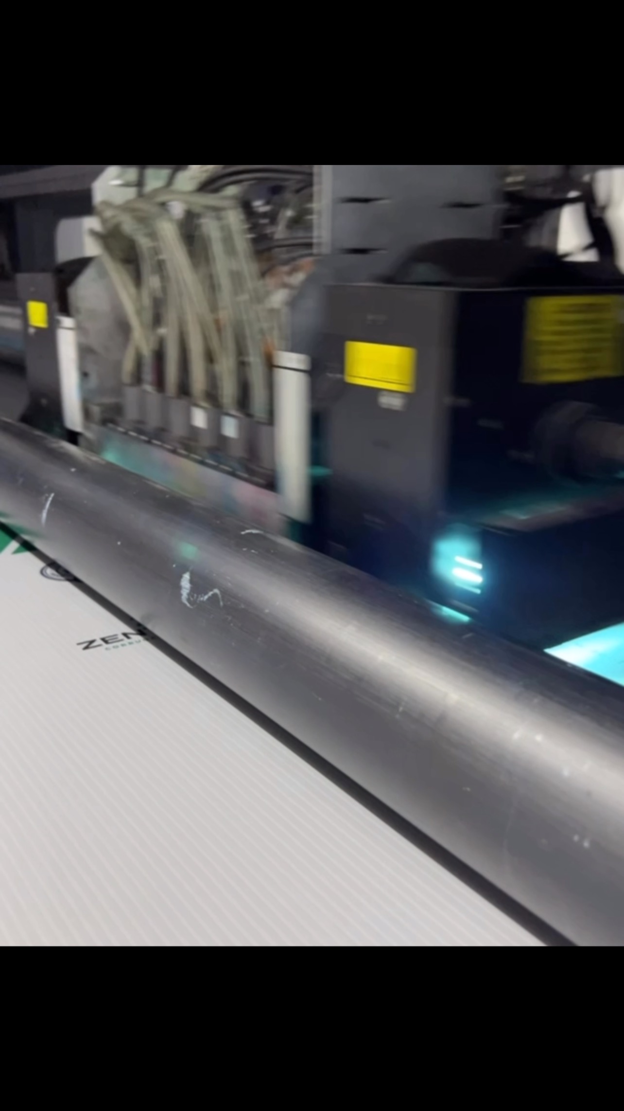 🚂 No es un tren…
Es la potencia de nuestras ideas en impresión de gran formato.
📐 Precisión.
🎨 Color real.
🖨️ NOVOA Impresores.
#ImpresiónProfesional #GranFormato #NOVOAImpresores #DiseñoQueImpresiona