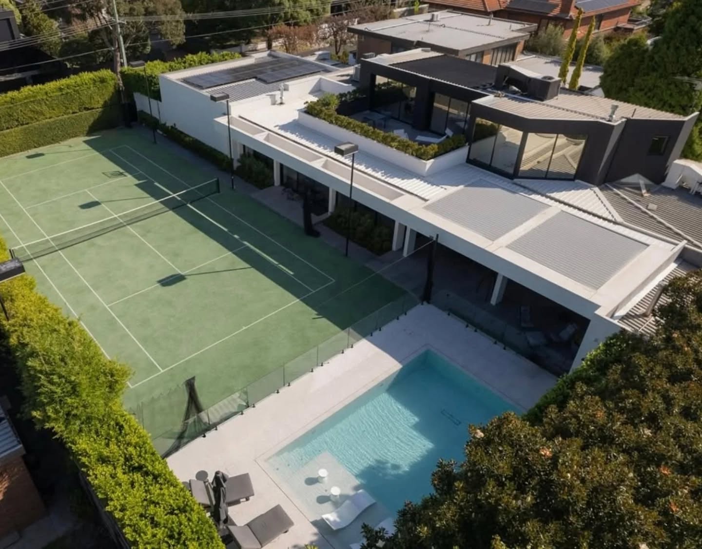 Our past project with the team @standoutprojects looking superb in the Melbourne sun.
🏊♀️💧🏝
👷♂️ @standoutprojects
📷 @gd.content