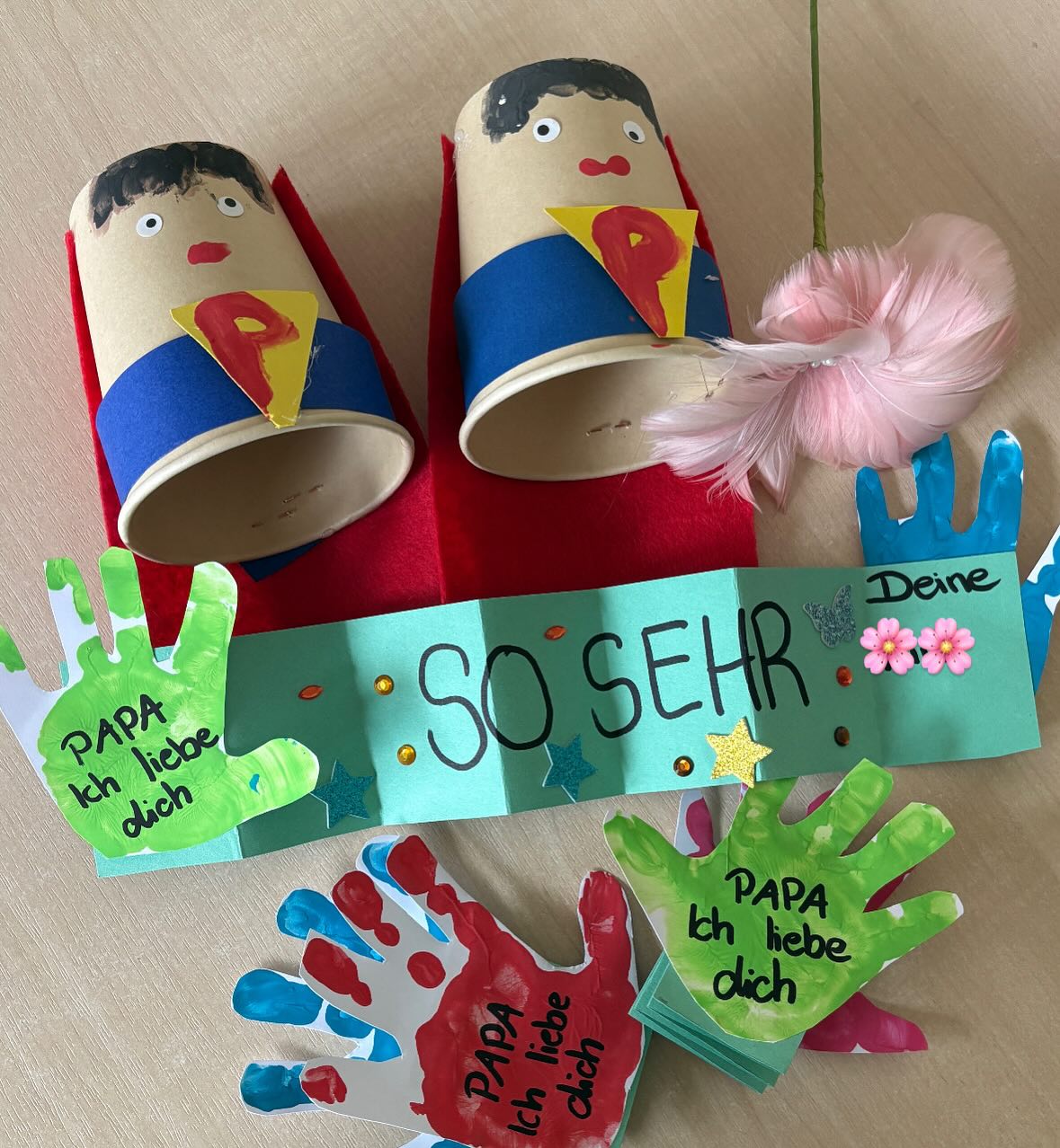 Kleine Hände haben Großes für Papa gebastelt – alles Liebe zum Vatertag! 🎨💌 #vater #kita #kind #vatertag #basteln #kindergarten #kreativ