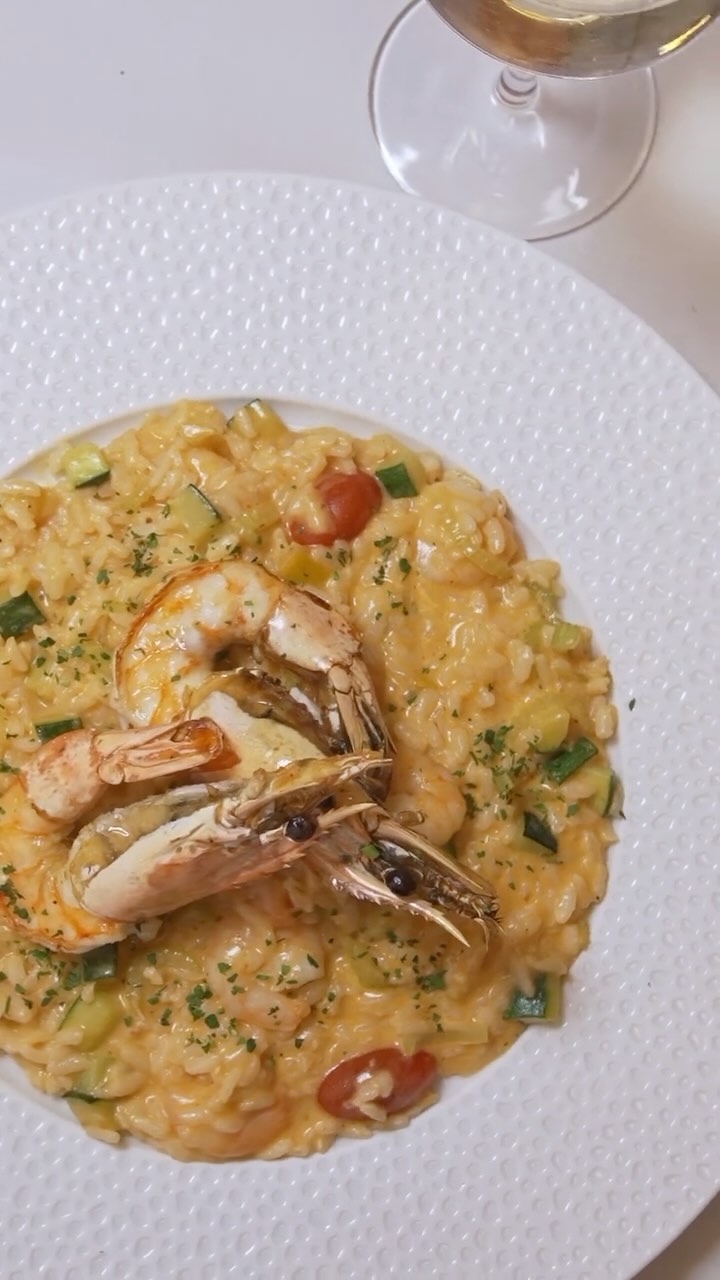 Our seafood risotto — rich, creamy, brimming with the flavours of the sea, and made fresh just for you at lunch. 🦐🍚🔥
Why settle for a boring midday meal when you can have this?
🎥 Watch it come to life — from pan to plate.
🍽 Served every day at lunch.
📍 Only at Ninello’s.
Tag someone who needs a proper lunch break 🔥
#ninellos #ninellosliverpool #italianrestaurant #liverpool #liverpoolrestaurantweek #liverpoolrestaurants #italianfoodlover #italianfoodbloggers #livfoodguide #visitliverpool #ninellosliverpool #liverpoolcitycentre #liverpoolone #lunchbreak #lunch #lunchtime🍴 #itswhatsforlunch #dailymenu #italiancuisine