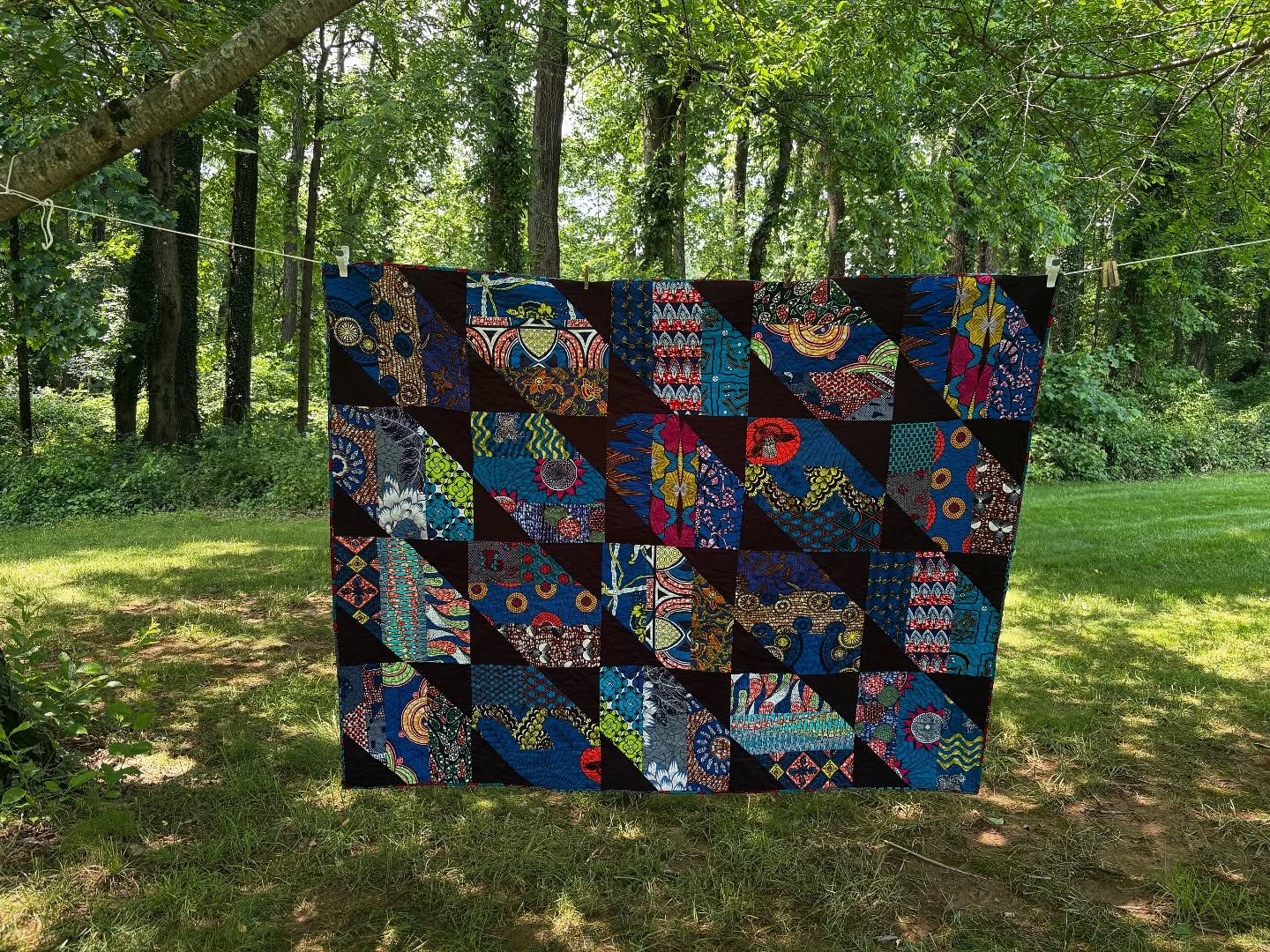 Bold. Bright. Colossal. 💥
This quilt came together fast and by fast I mean REALLY fast.
Colossal Bands (6.5” x WOF) and pattern by @sewyeahquilting (7,8,9)
The oversized strips make a big impact with minimal fuss — perfect for showing off bold prints.
#SoulofCloth
#AfricanFabricPrecuts
#AfricanPrintFabric
#QuiltingPrecuts
#Ankara
#IWantAllTheFabric
#FabricFeedsMySoul
#365DaysOfSomething
#DontBeBusyBeProductive
#WhatsUnderMyNeedle
#YeahIMadeThat
#MakersGonnaMake
#QuiltersGonnaQuilt
#ColossalBands
#QuiltTopDone #QuiltingWithPrecuts #ModernQuilt #WOFStrips #QuiltersofInstagram