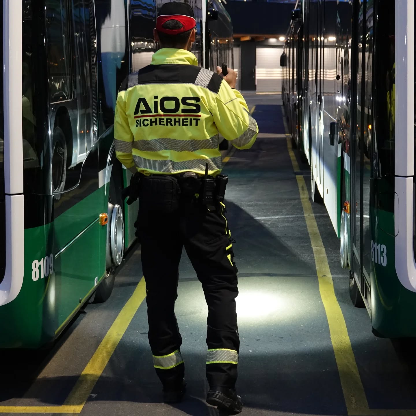 AiOS Sicherheit
Wenn andere Feierabend machen, beginnt unser Einsatz.
Mit unserem Nacht- und Werkschutz sichern wir Ihr Gelände zuverlässig – für Schutz, den man nicht sieht, aber spürt.
Ruhige Nächte dank wachsamer Profis.
#nachtschutz #werkschutz #sicherheitsdienst #objektschutz #rundumsicherheit #aiosswiss