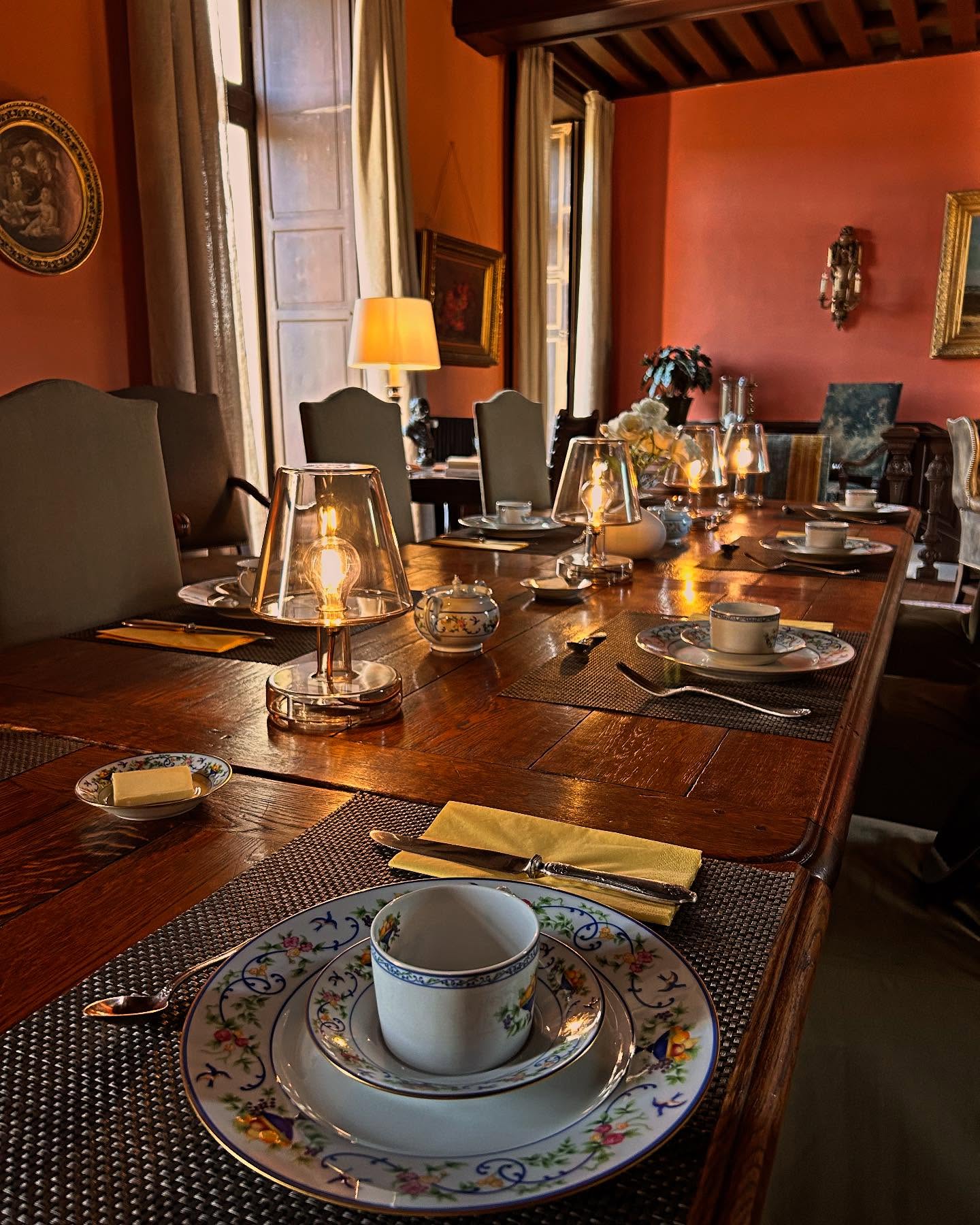 Fancy a fancy breakfast @ Château de La Tour? Book your stay and relax!