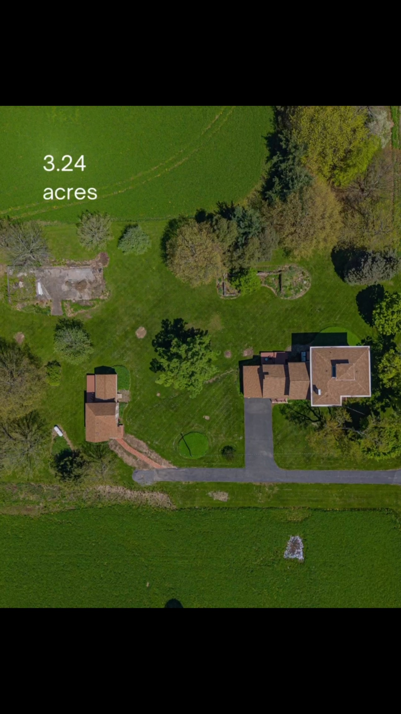 🏡 FOR SALE: Historic Countryside Estate – $699,000
📍 7063 W Sorrell Hill Rd, Baldwinsville, NY 13027
Step into timeless elegance with this federal-style masterpiece designed by renowned Syracuse architect Archimedes Russell. The main home offers 3 spacious bedrooms, 2 full baths, and nearly 4,000 sq ft of classic charm and architectural detail.
But that’s not all – a second residence on the property provides an incredible investment opportunity or space for extended family, featuring an additional 3 bedrooms!
Set on a serene countryside lot, this unique property combines history, functionality, and potential – perfect for homeowners, investors, or anyone dreaming of a peaceful retreat.
📞 Don’t miss this rare find!
Christina Volles
NYS Lic RE Salesperson
BHHS CNY Realty
5099 W Genesee St
Camillus, NY 13031
O: 315-218-7171
#BaldwinsvilleNY #HistoricHome #ArchimedesRussell #UpstateNYRealEstate #CountrysideLiving #IncomeProperty #DreamHome