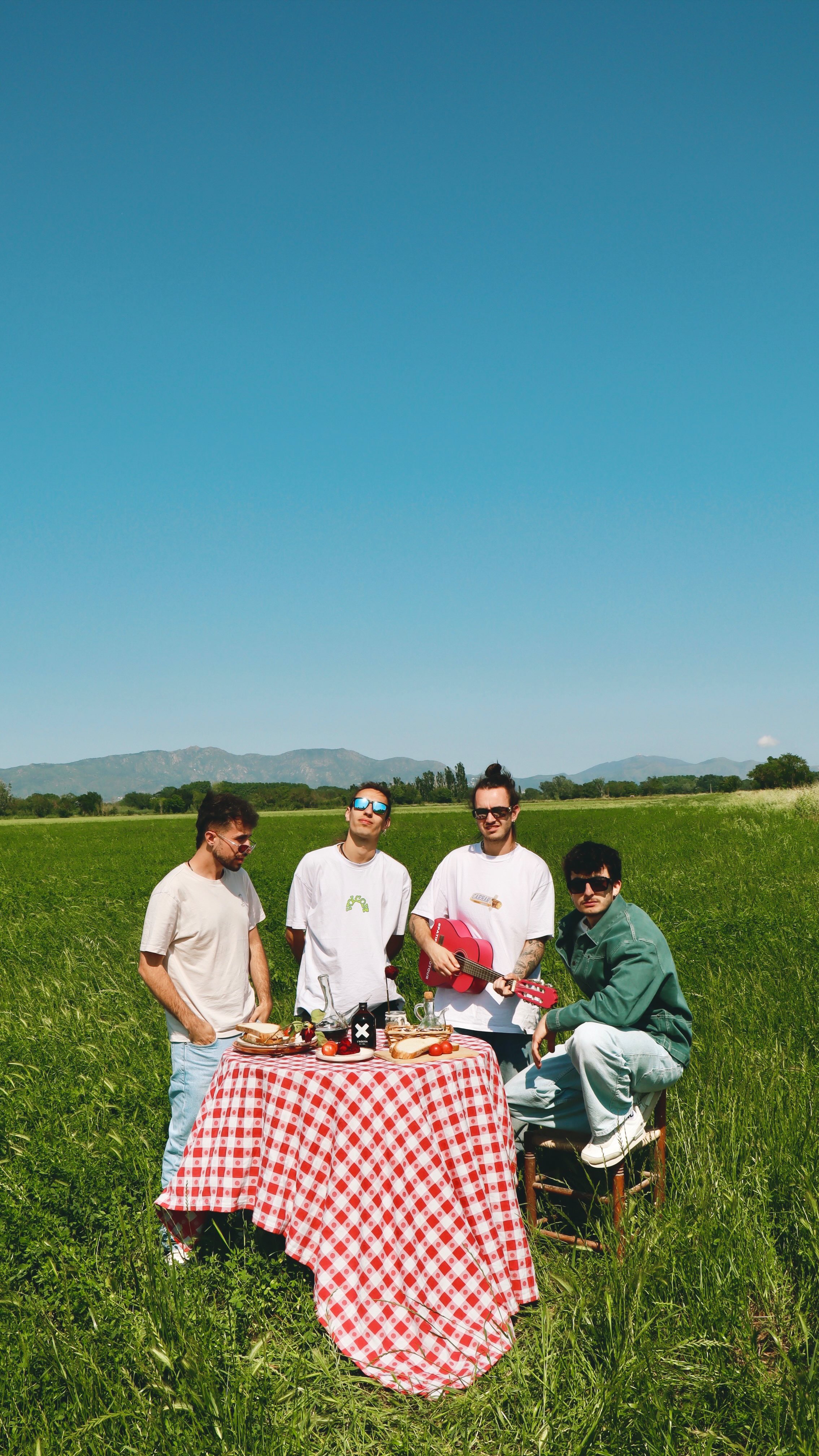 âïžâïžâïž6 DE JUNYâïžâïžâïž
Si busques catalanet/a, aquesta Ă©s la teva cançóđł
L'estiu passat vam publicar "M'agrades molt" i suma mĂ©s de 200.000 visites a les plataformes digitalsđ€ŻEns heu fet tornar a animarđ 6 de juny: ES BUSCA CATALANETđ„łđ«¶