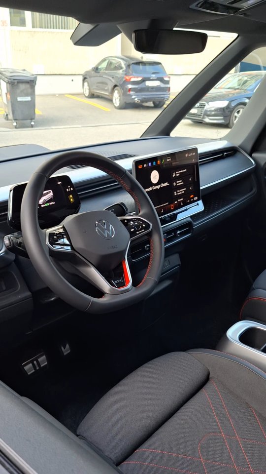 L'ID Buzz Test Days 24h 📆
Venez tester le dernier ID Buzz GTX, prenez rendez-vous pour venir découvrir pendant 24h l'environnement 100% électrique 🔋 avec 6 ou 7 places et apprécier ses avantages au quotidien.
#IDBuzz #IDBuzz #VWIDBuzz #vw #volkswagen #bulli #electriccar #van #vwbulli #venteautomobile #swisscars #geneve #automobile #instacar #garagechatelanat #utilitaire