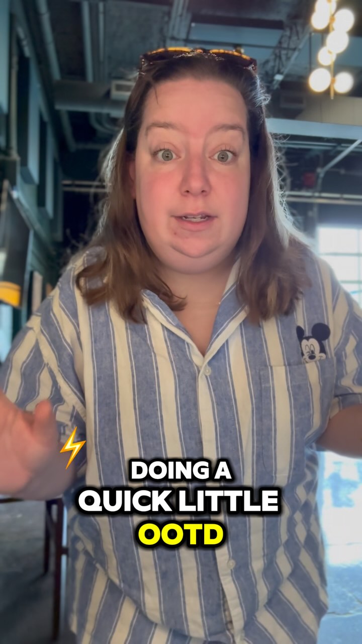 Accidentally on purpose wore a Disney outfit to the office today.
Was it subtle? Debatable.
Was it magical? Absolutely.
Let’s give the workplace a little pixie dust 💼✨
👕 : @oldnavy
💎 : @walgreens, @baublebar, & @littlewordsproject
👟 : @crocs