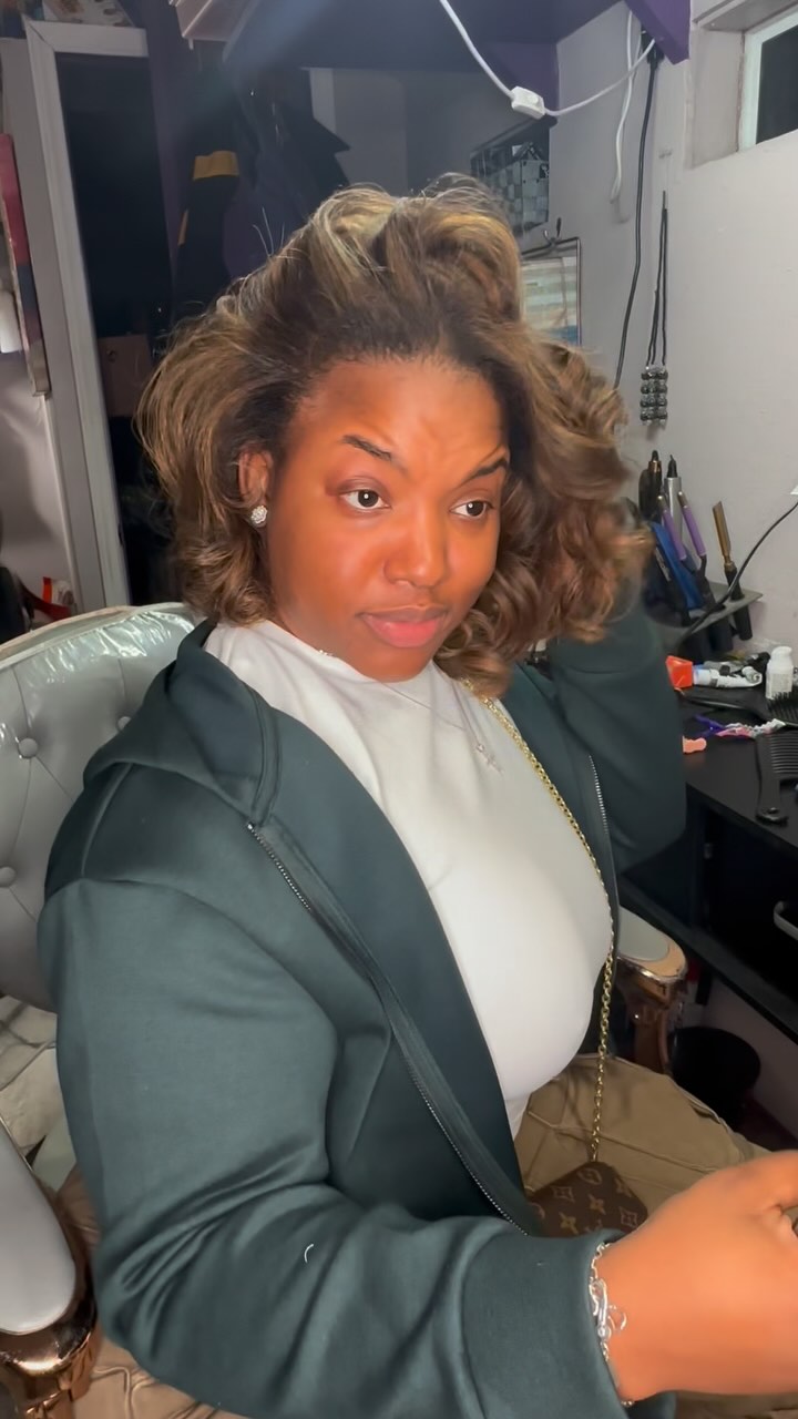 Love a good blonde on beautiful black skin, and healthy hair.
#houstonhair #houstonhairstylist #houstonhairstylists #houstonnaturalhairstylist #houstonsilkpress #houstonstylist #naturalhairhouston