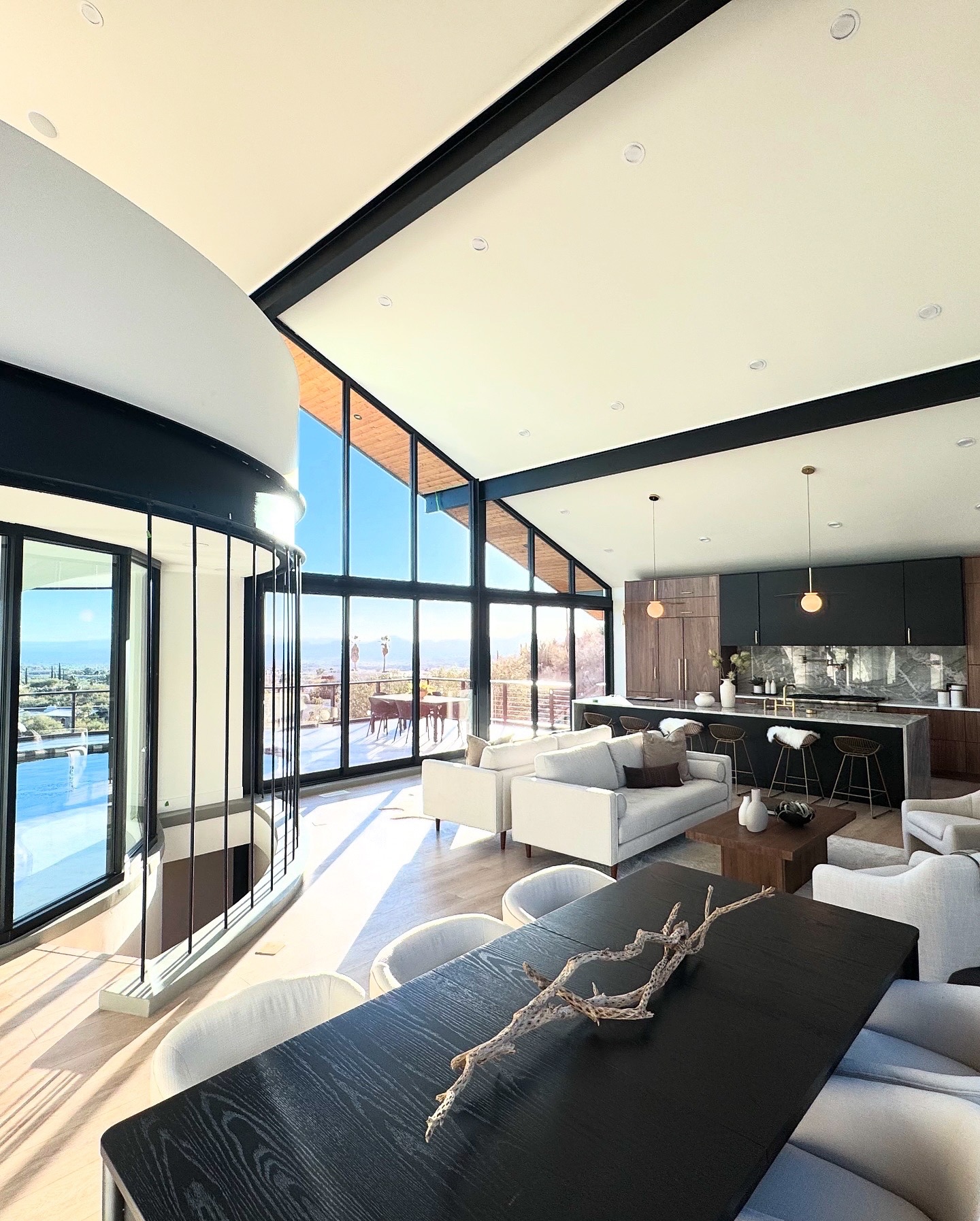 Beautiful home inside and out! 💎From ceilings to doors to baseboards and walls we did it all 🔥 #LGNDPainting #InteriorDoneRight #FlawlessFinish #CrispEdges #FullHomeRefresh #PaintedWithPrecision
#TucsonPainters #BestPainters #TucsonAz #catalinafoothills #realtor #realestateforsale