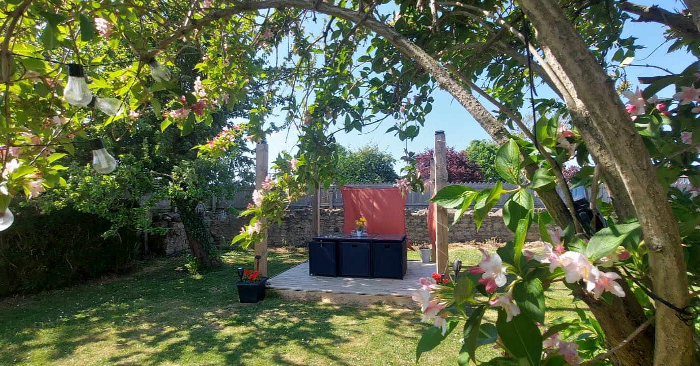 Escape to the peace and quiet of the countryside at Ivy Cottage - your perfect retreat on the outskirts of Darlington in the heart of County Durham.
🛏️ Sleeps up to 6
🎱 Games room
🛁 Hot tub
🪴 Large private garden
Book your escape at www.ivycottagedl2.com
Don’t forget to tag us in your stay #Ivycottagedl2