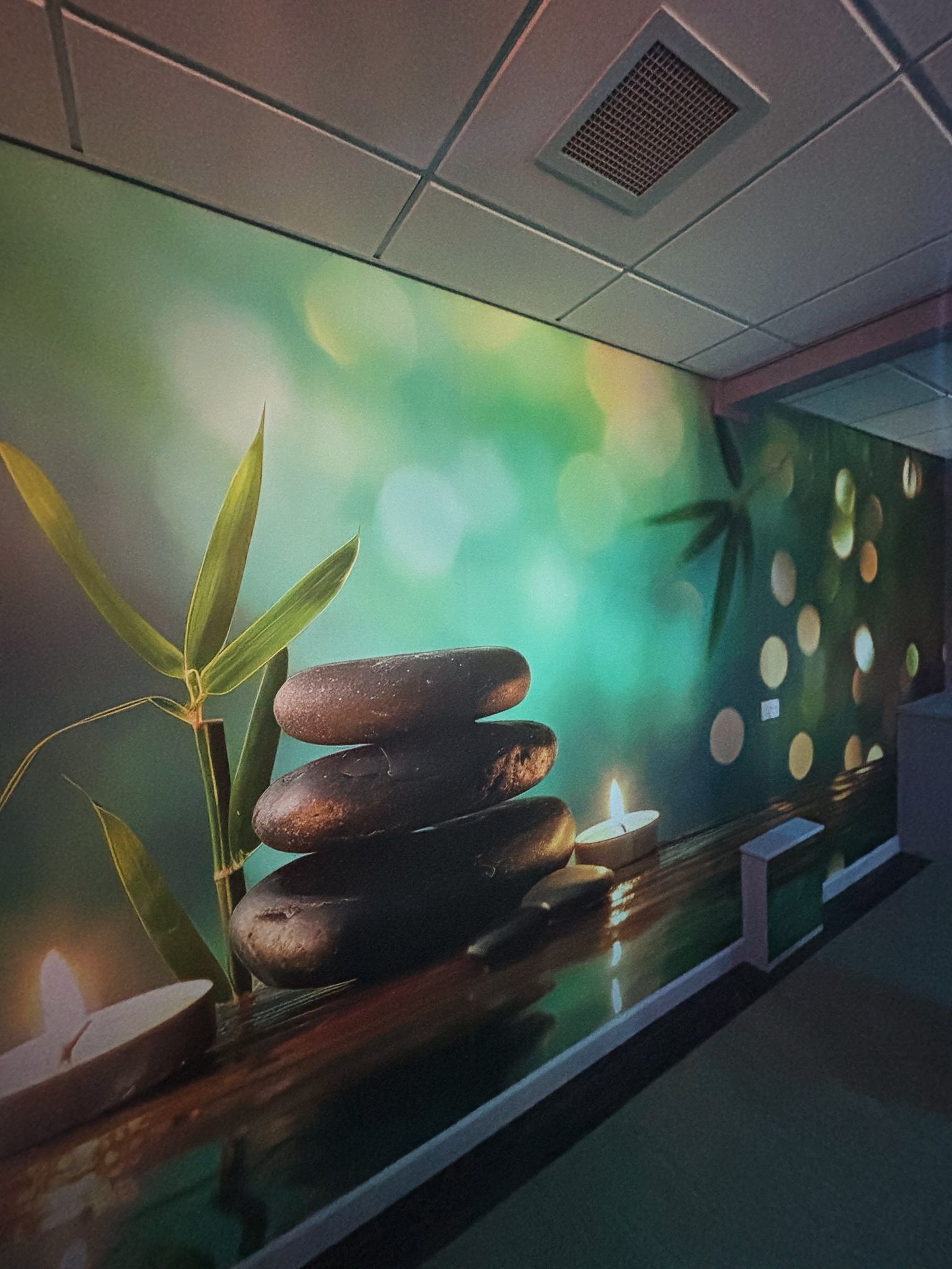 Just wrapped up a spa-ctacular wall graphics install at the Vale Resort Spa! Relaxation now comes with a side of stunning signage. When it comes to making walls talk, we’re fluent. 💬 #design #create #install #wearesemaphore ⚡️