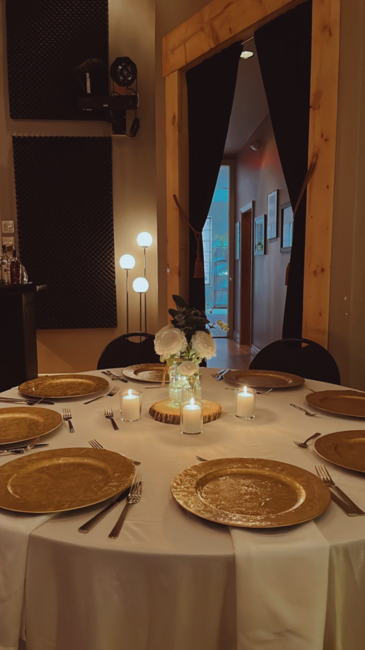 My Love, Mine All Mine đ
Absolutely captivated by this stunning decor by @vividreamdecor in our vintage and rustic, music wedding venue!
With its charming and warm wooden accents, it offers a perfect blend of elegance and coziness. The soft, twinkling lights create a romantic atmosphere, setting the stage for unforgettable moments.
Formal seating arranged beautifully for the ceremony, followed by a dance floor where guests can celebrate to live music. The decor, featuring rustic touches and lush floral arrangements, adds a personal touch that truly elevates the experience.
This venue is filled with love and joy. â¤ď¸đś
#WeddingVenue #RusticChic #UrbanElegance #LoveStories #btownsound #btownsoundeventvenue #burlont #oakvilleontario #hamont