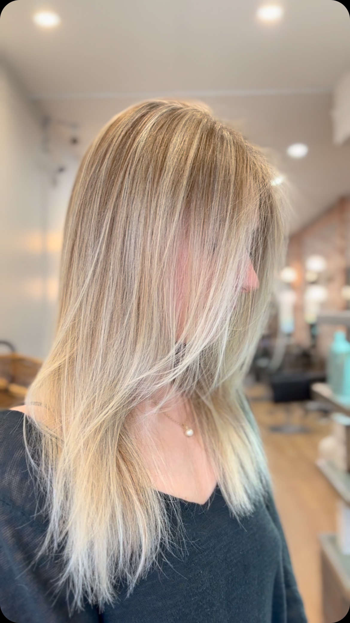 Blonde, but make it Aveda ✨
This creamy dimensional blonde was created using Aveda’s 93% naturally derived color for that soft lift and healthy shine 💛
Customized just for her, with love from @verbsalon 💫
#AvedaColor #BlondeWithAveda #DimensionalBlonde #AvedaArtist #HairGoals #VerbSalon #torontoblogger #torontosalon #blonde #prom #avedasalon #hairgoals #aveda #torontosalon #airtouch #airtouchtoronto #airtouchbalayage #hairtransformation