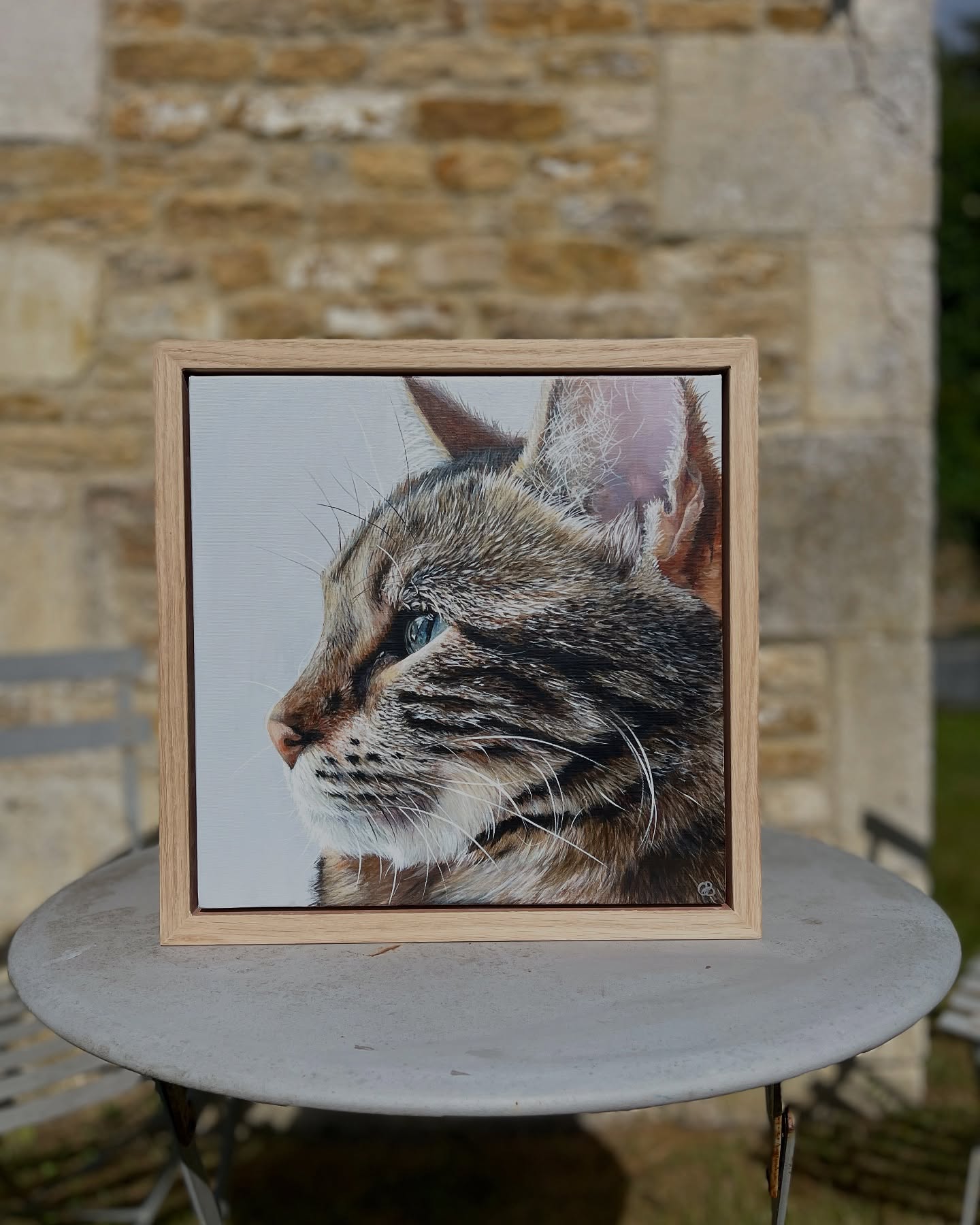 So pleased this canvas is now back in its frame by @acf_artistcanvas and ready to be exhibited @thecorshamgallery throughout June.
Also loving the soft sheen, the satin varnish brings to the surface of this painting. 🤍