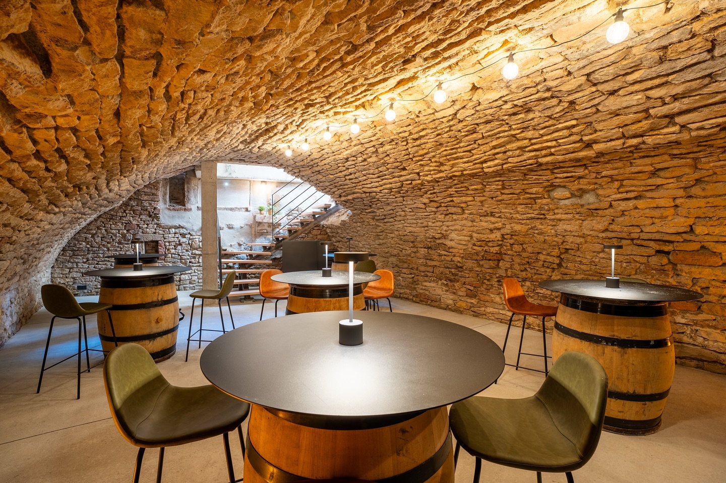 🔥NOS CONSEILS EN CAS DE FORTE CHALEUR🔥
❄️ Trouvez un endroit au frais
🥂 Choisissez une boisson rafraîchissante
😌 Profitez d’un bon moment
🎯 Bonne nouvelle : tout ça est réuni au 228
✔️ Cave voûtée naturellement tempérée
✔️ Sélection de vins à température & boissons fraîches
✔️ Ambiance conviviale
#tournus #le228tournus #vinsdebourgogne #bourgogne