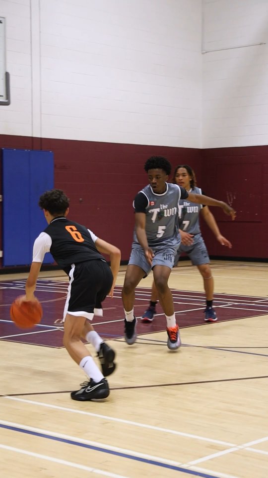 CDA Showcase
CDA U15 player of the game
Isaias Velasquez - Isaias showed a great spark for our U15 team, who played up against a solid U16 squad in OTM.
Isaias is new to the team but has shown that his relentless attitude and lack of fear have really been a huge addition to the team full of young hungry players. We look forward to developing and continuing to work ! 👍🦍🦍🦍
More to come! Solid U15 squad this summer. Much more guys to highlight throughout the summer!
#CDAShowcase #CDAcademy