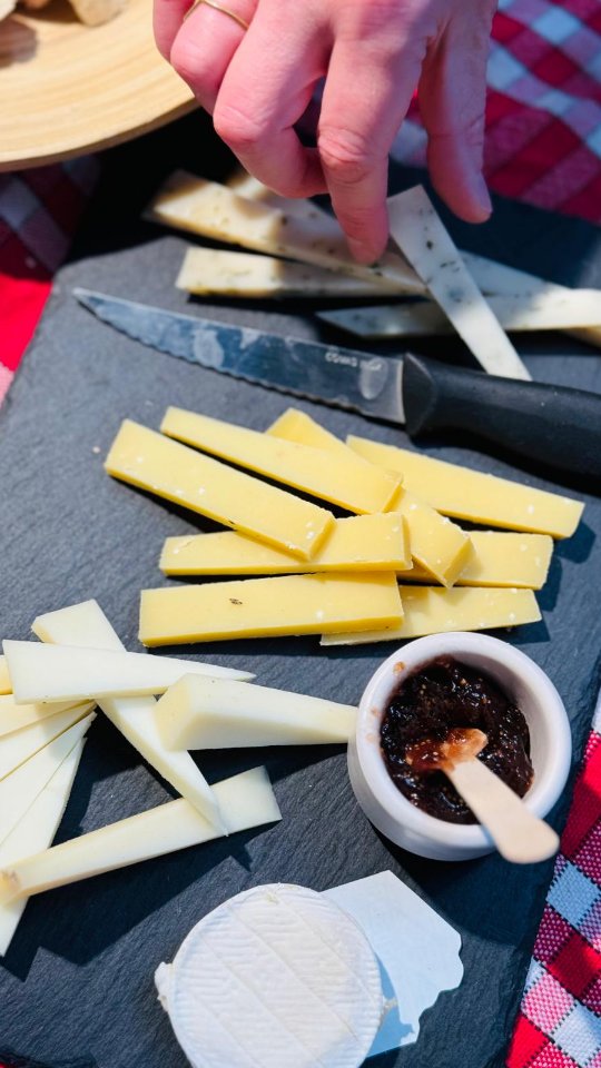 A pleasure to guide and show Le Marais through an unconventional lens. 'Unconventional Paris tour' stop in Marche Des Enfants Rouges was king of cheesy.. #yourunconventionaltourguidetoparis #espritpassagerparis