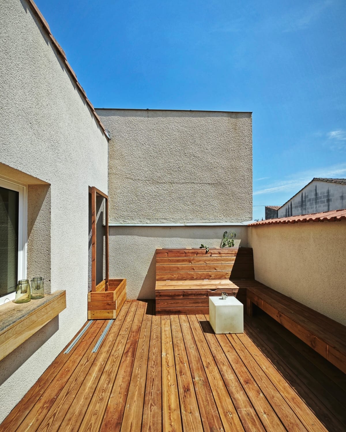 Aménagement complet en Pin US classe 4
Terrasse bois
Banc coffre
Jardinière fixe et jardinière porte !
10m2 de surface parfaitement optimisés
#menuiseriesbois #aménagementexterieur #constructionbois #charpente #woodworker